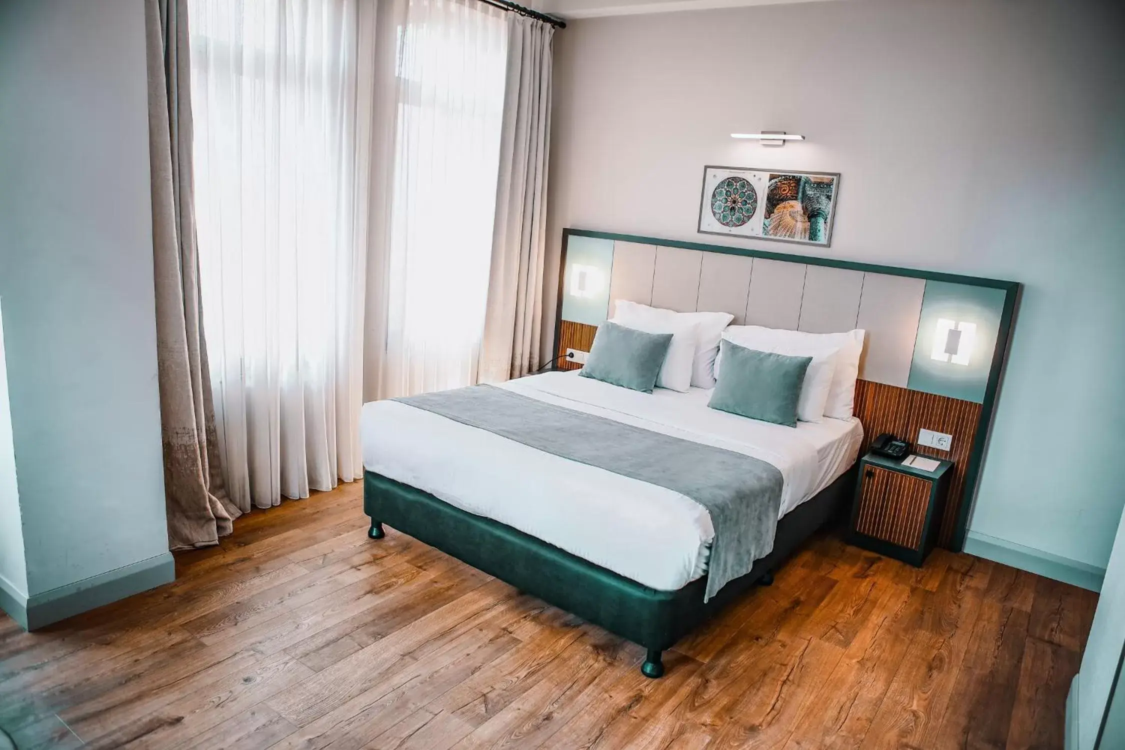 Deluxe Double or Twin Room in Juno Hotel Taksim Deluxe Double or Twin Room in Juno Hotel Taksim