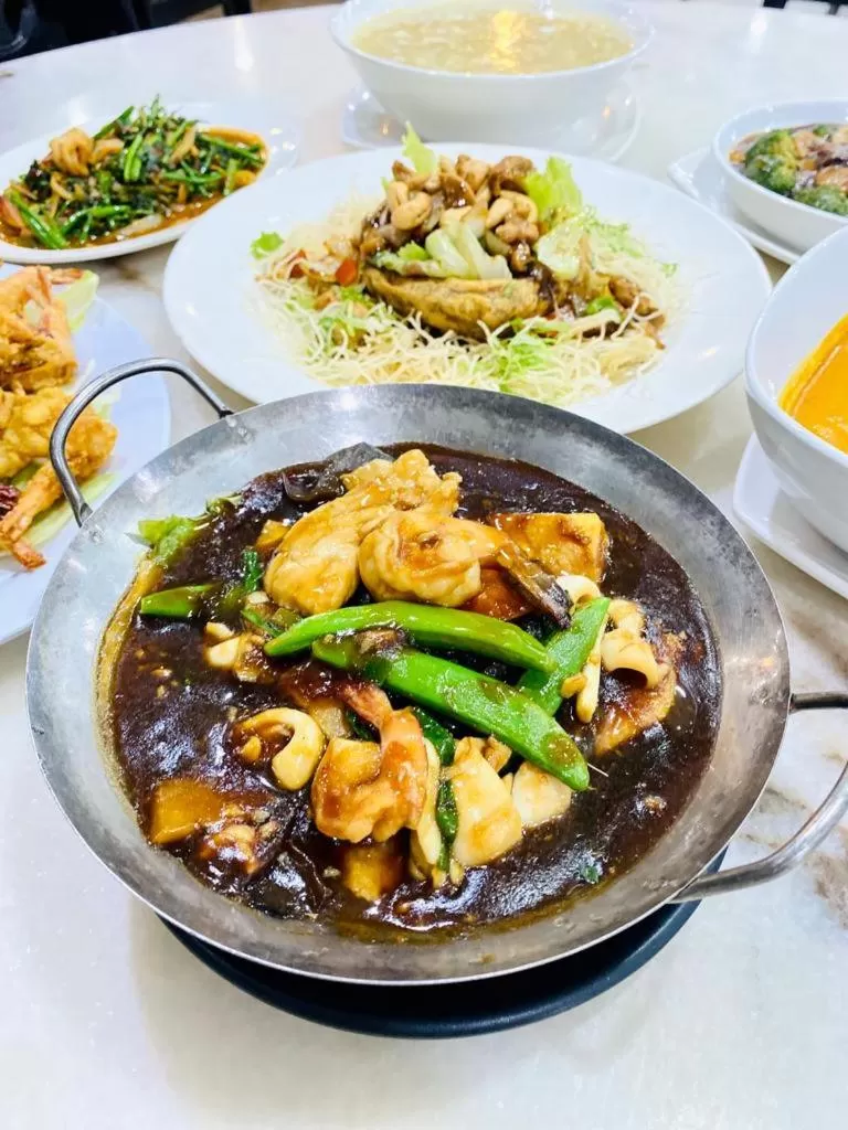 Restaurant/places to eat in Pantai Inn Kota Kinabalu