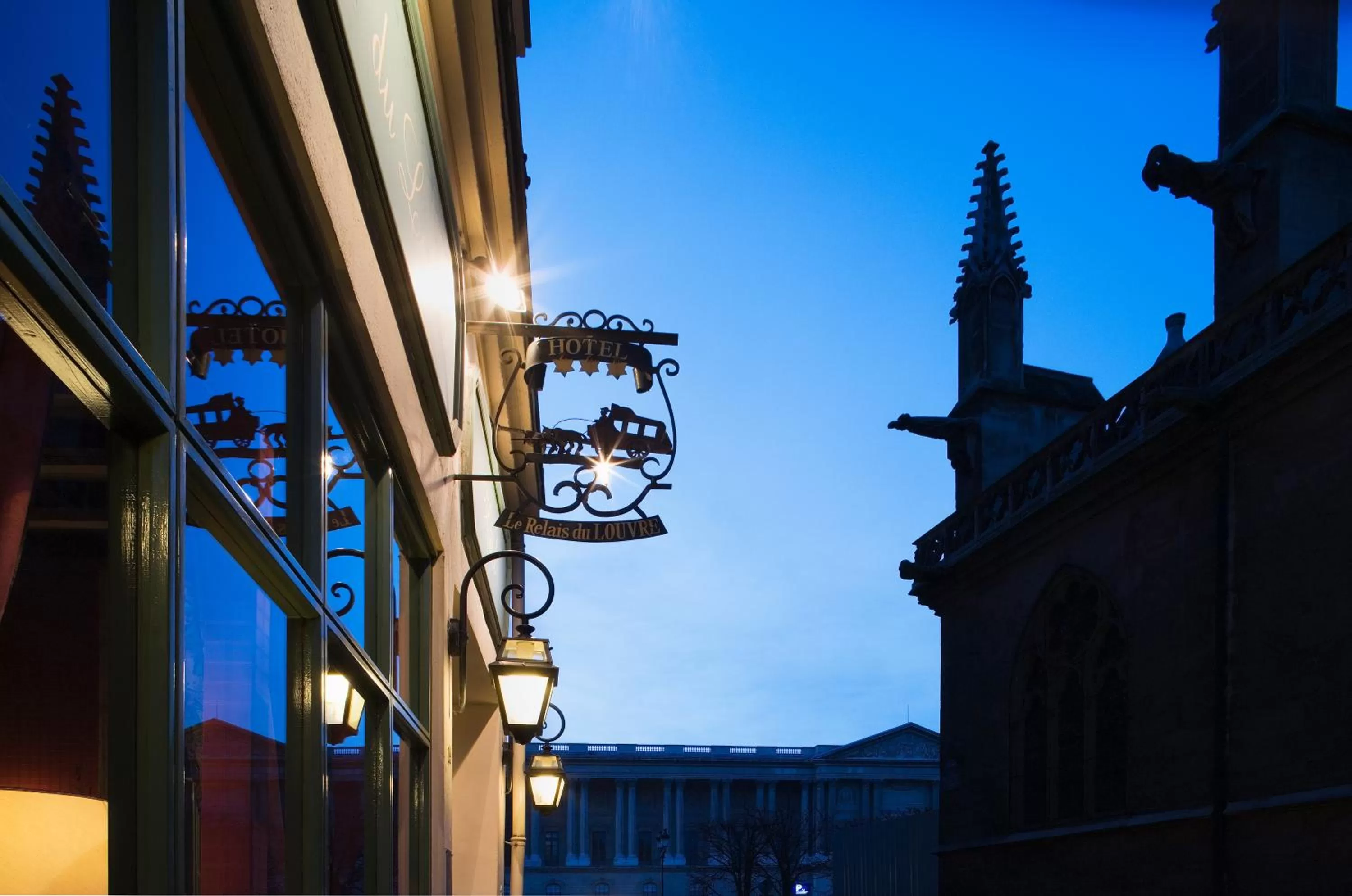 Night in Relais Du Louvre