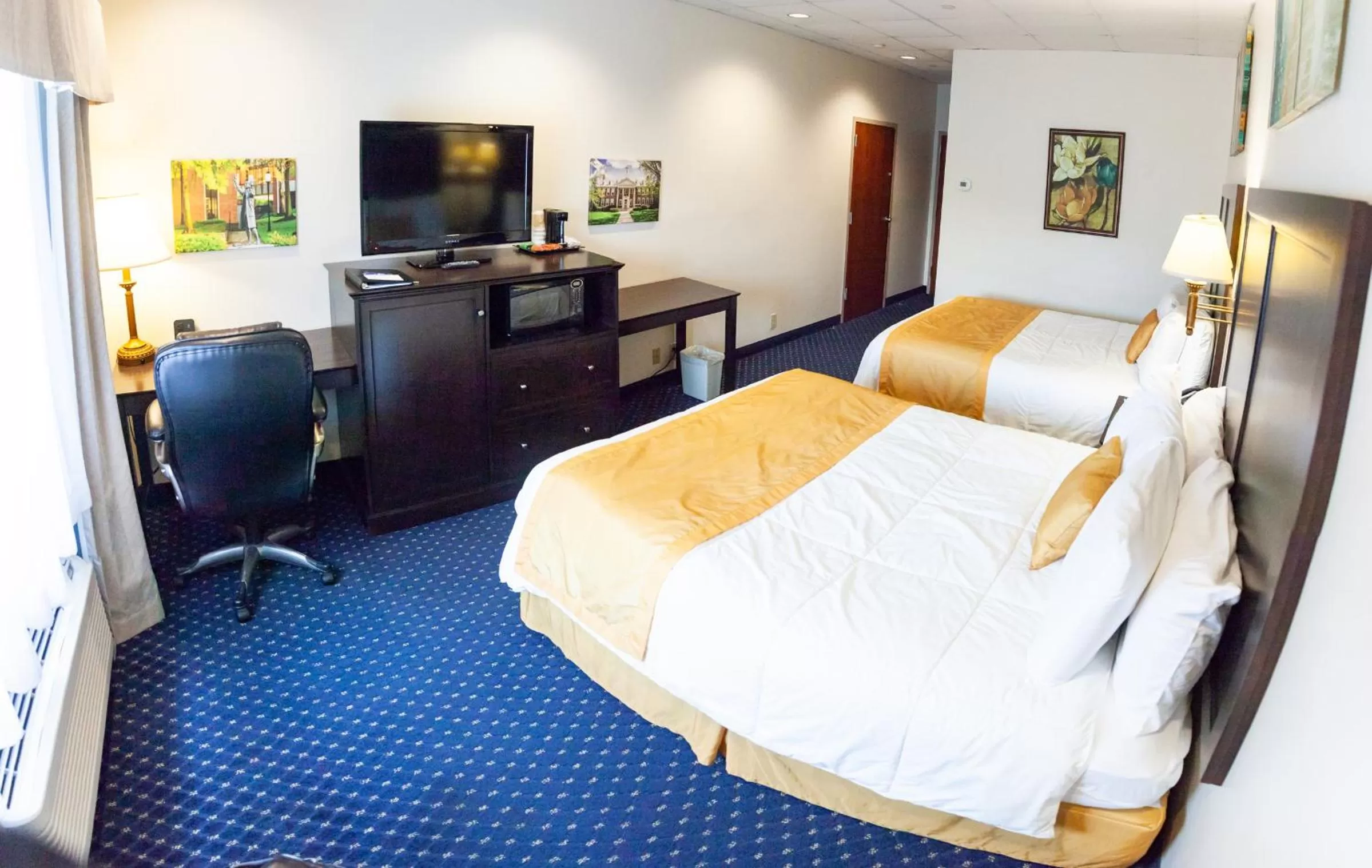 Bedroom, Bed in Asbury Inn & Suites