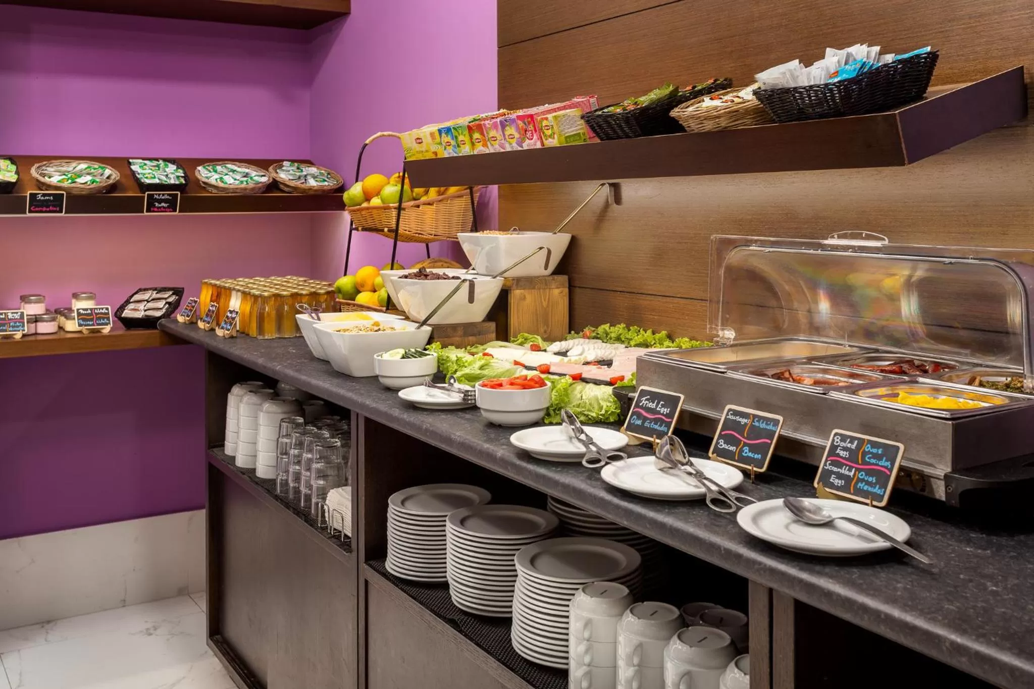 Food and drinks in Hotel Luena