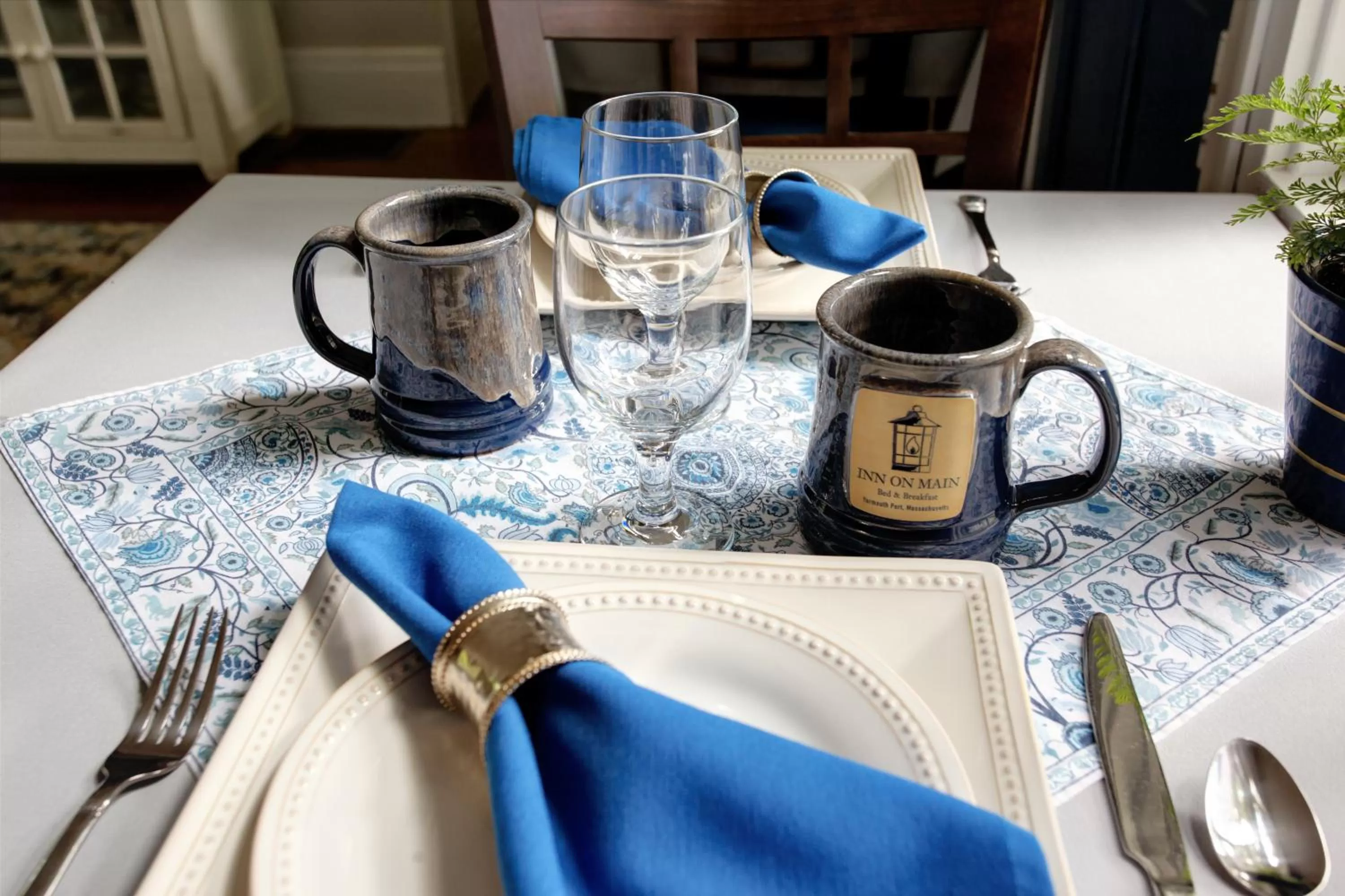 Food and drinks in Inn On Main