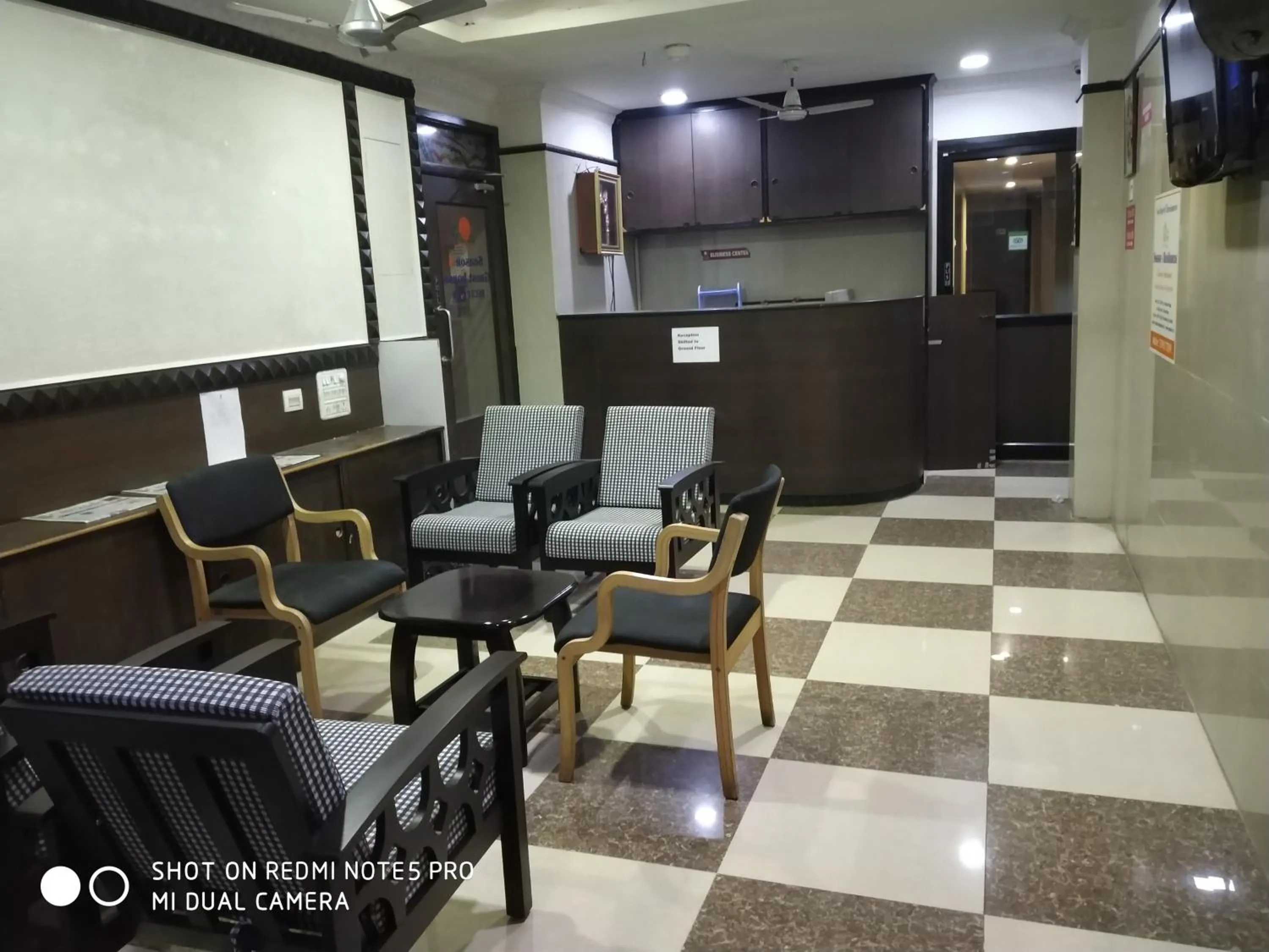 Communal lounge/ TV room in Season 4 Residences - Teynampet Near Apollo Hospital ,Balaji Dental, US Consulate