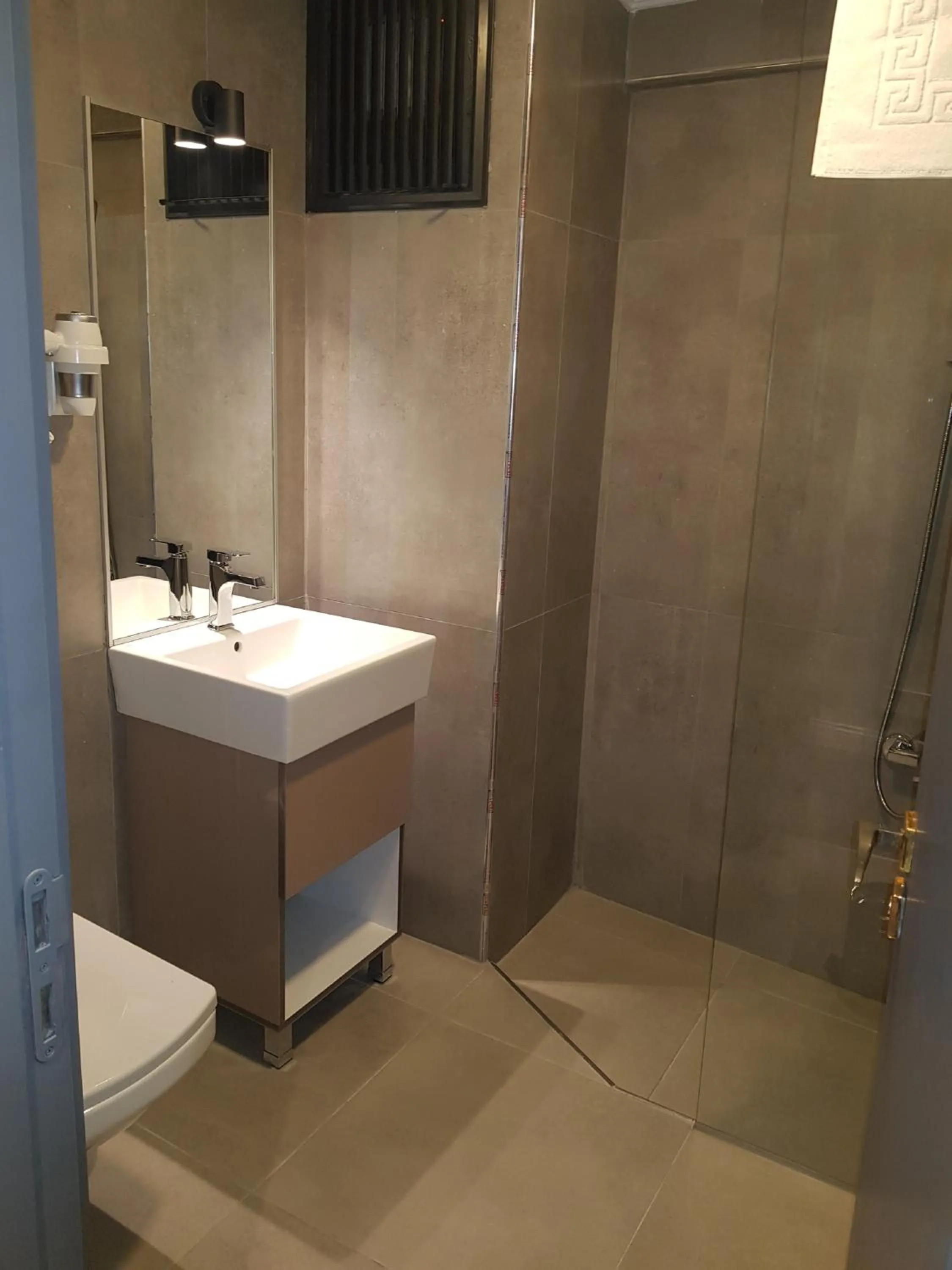 Bathroom in Selenay Hotel