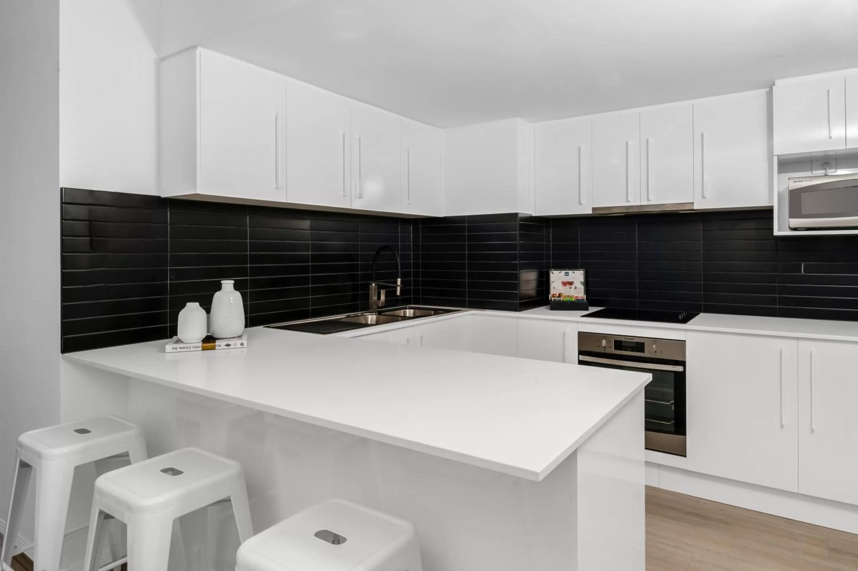 Kitchen or kitchenette in Mantra Coolangatta Beach