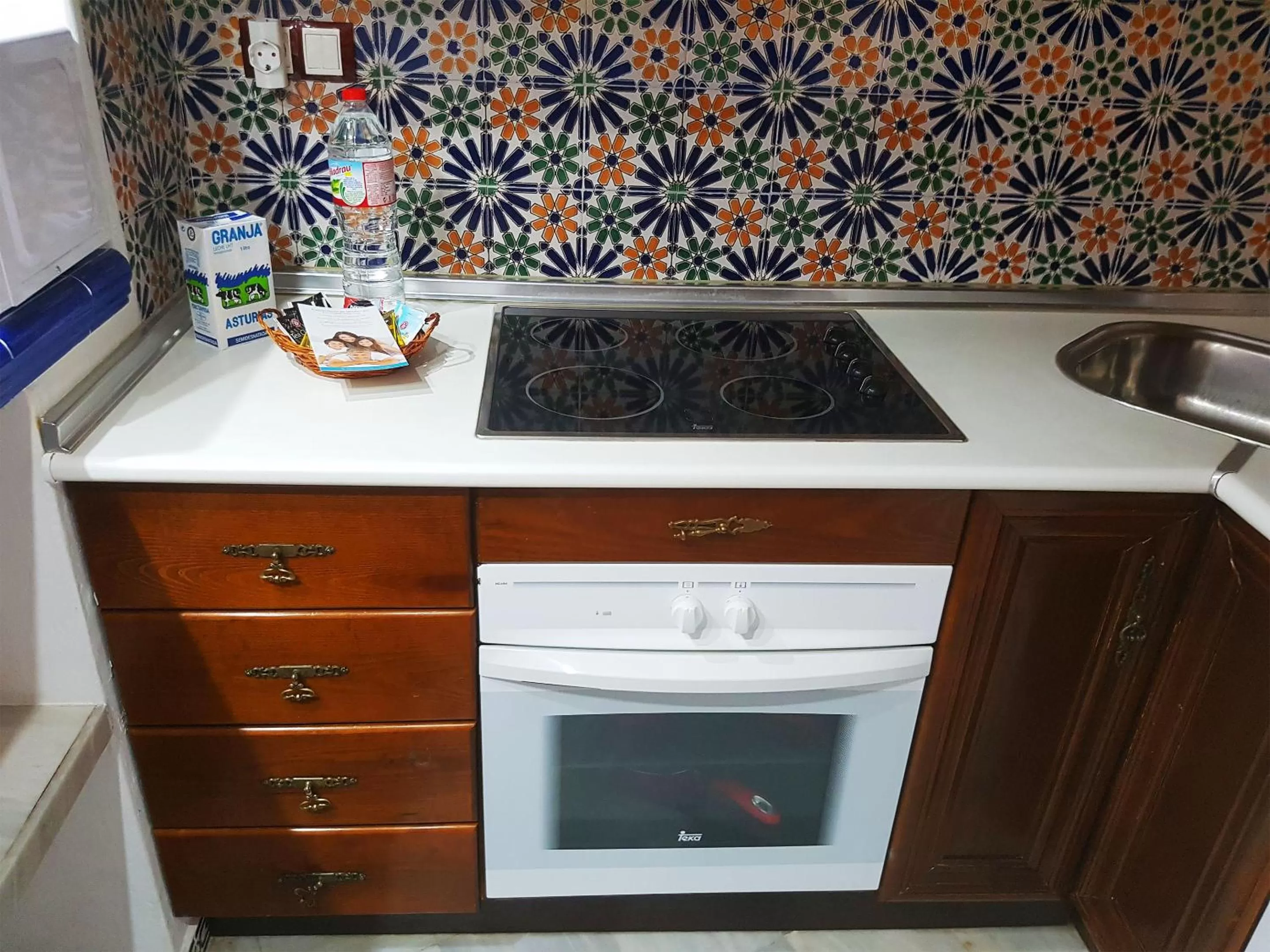 Kitchen or kitchenette in Ona Aldea del Mar