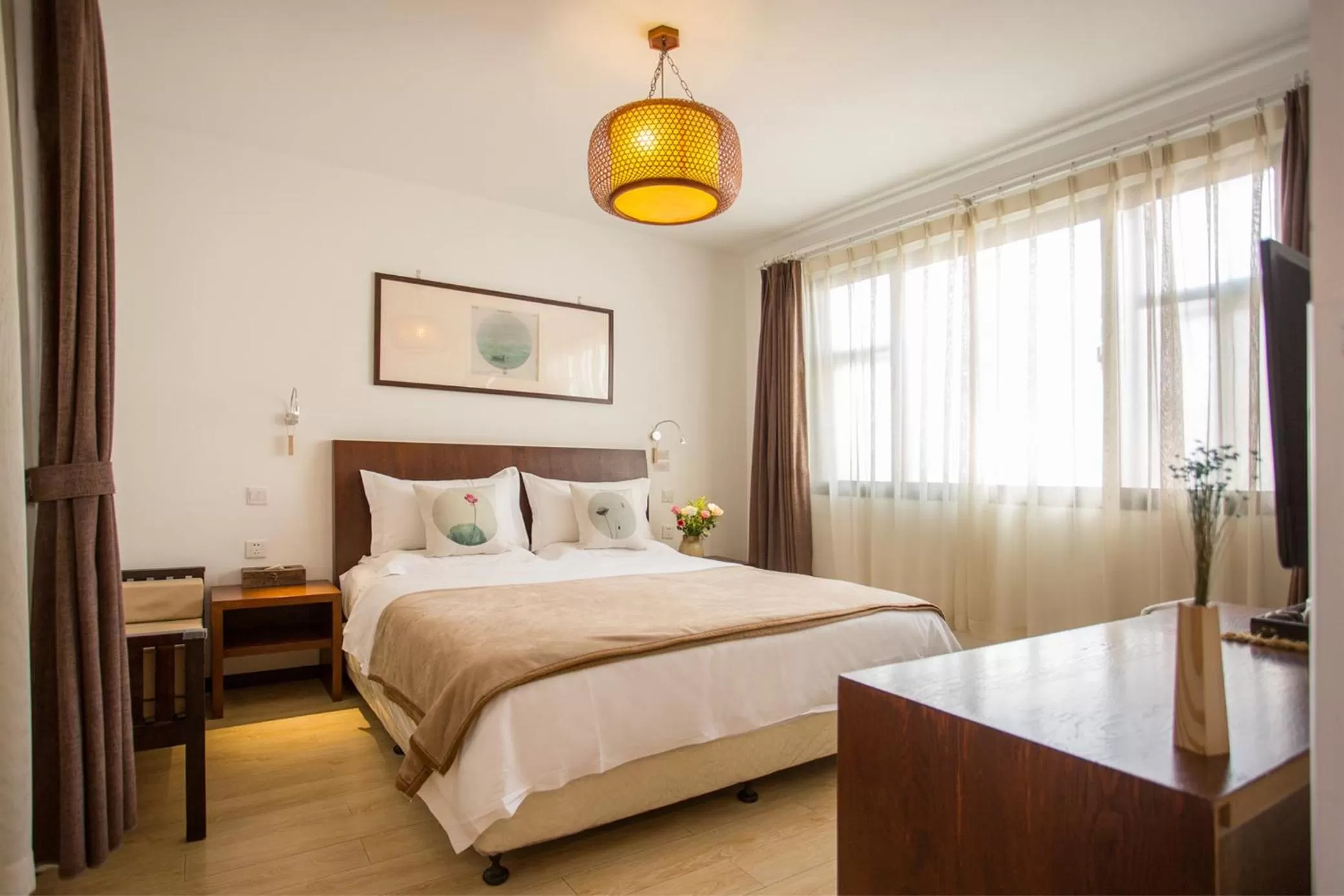 Photo of the whole room, Bed in Dali Yanyuan Mountain Retreat