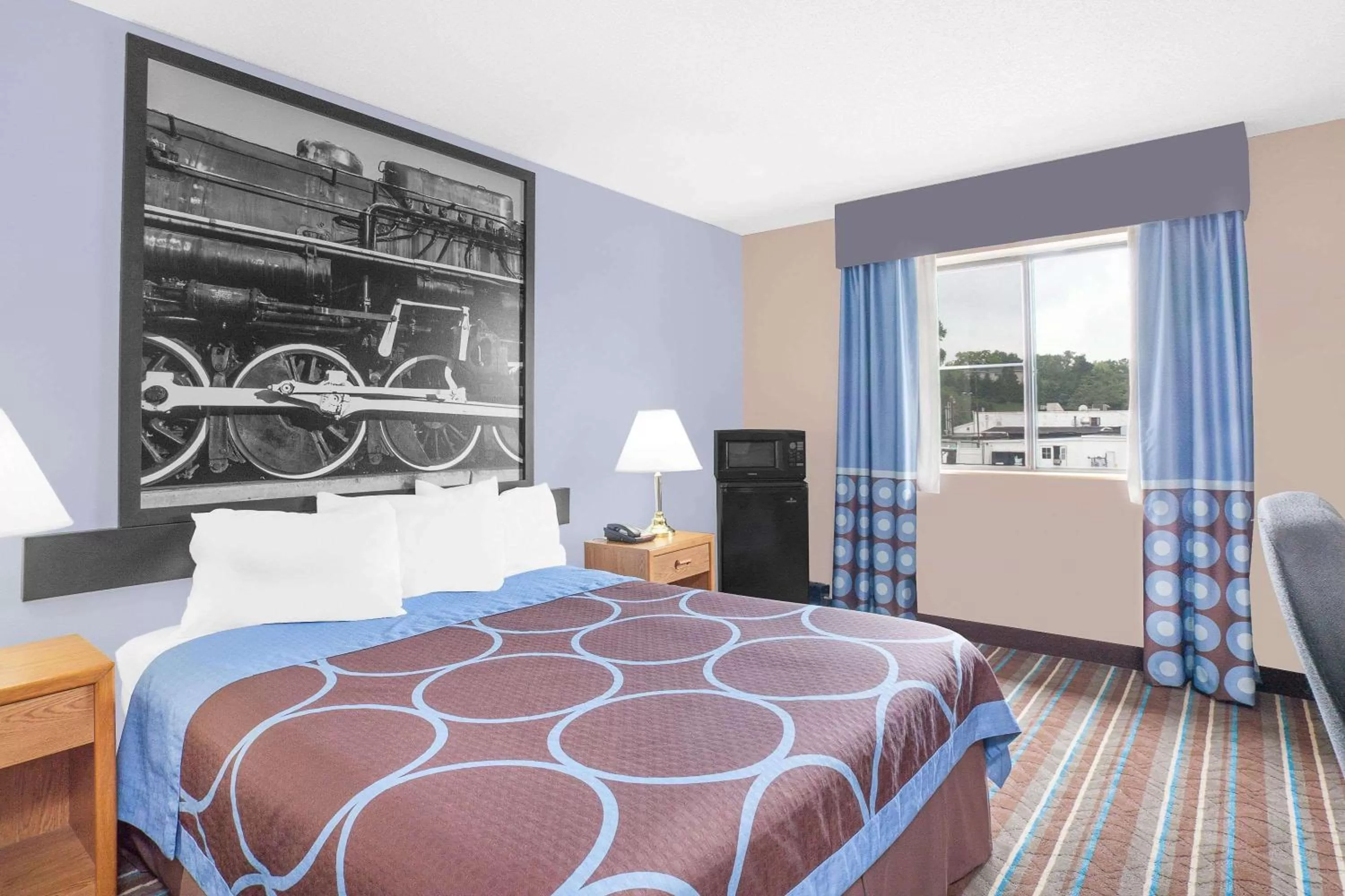 Photo of the whole room, Bed in Super 8 by Wyndham Havre De Grace Aberdeen Area
