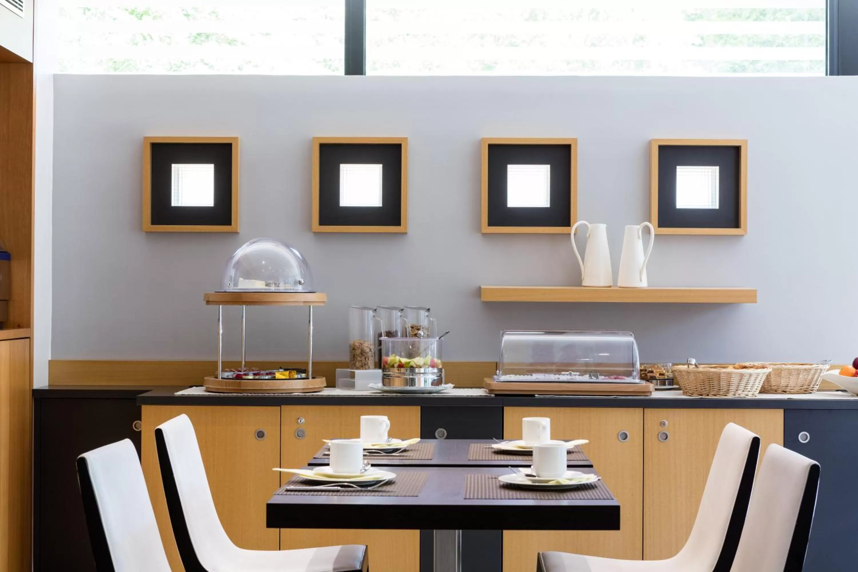 Breakfast in Hôtel Rotonde Aix-en-Provence centre