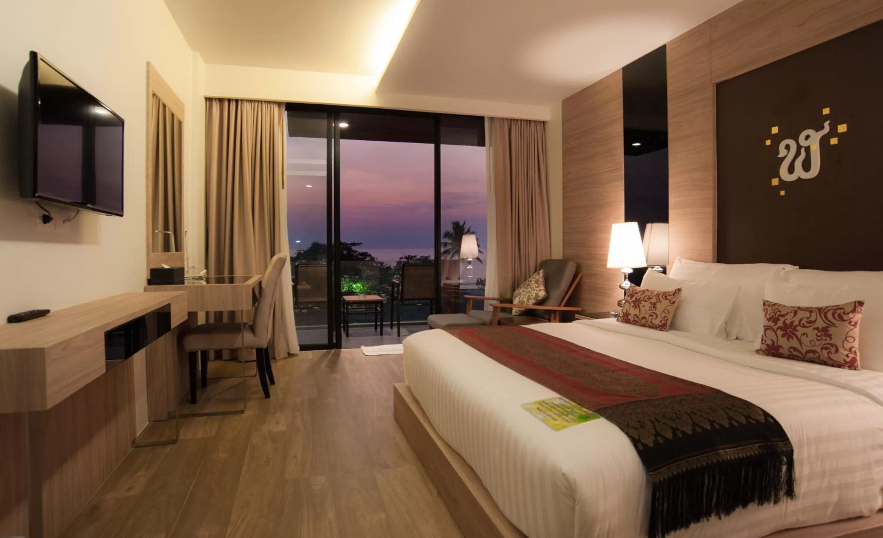 Night, Bed in The Erawan Koh Chang -SHA Extra Plus