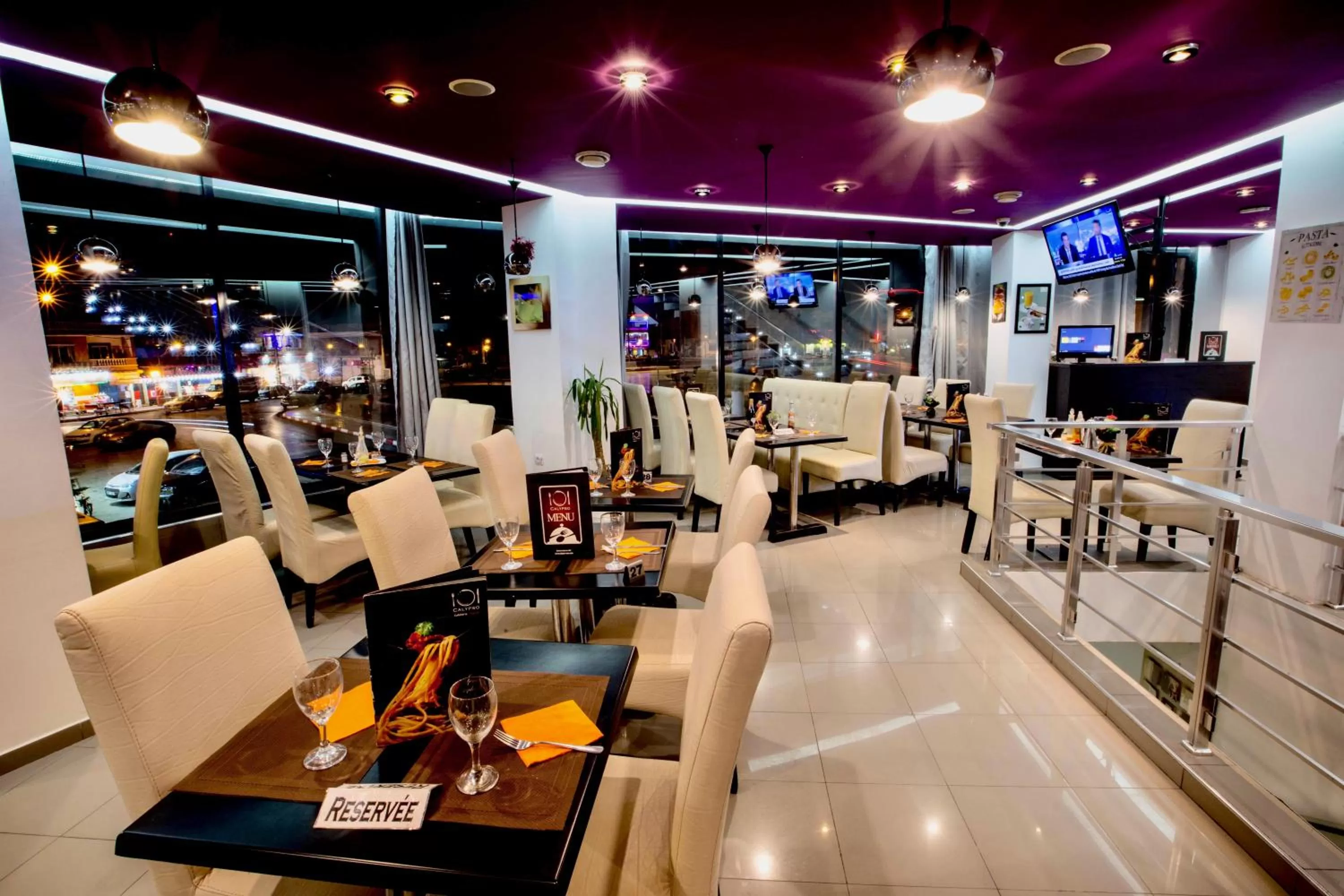Restaurant/places to eat in Calypso Home Oran