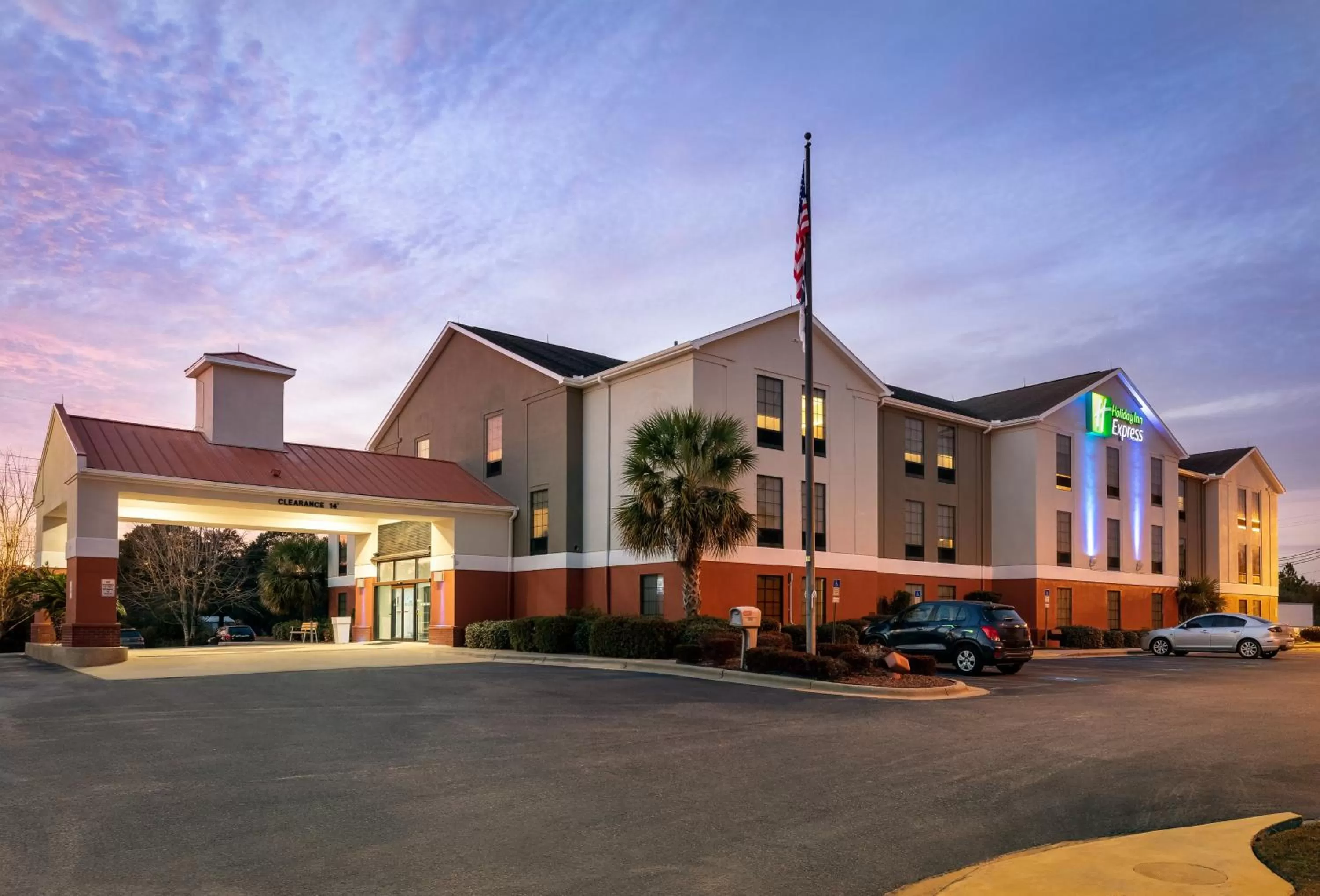Property building in Holiday Inn Express & Suites Milton East I-10 by IHG
