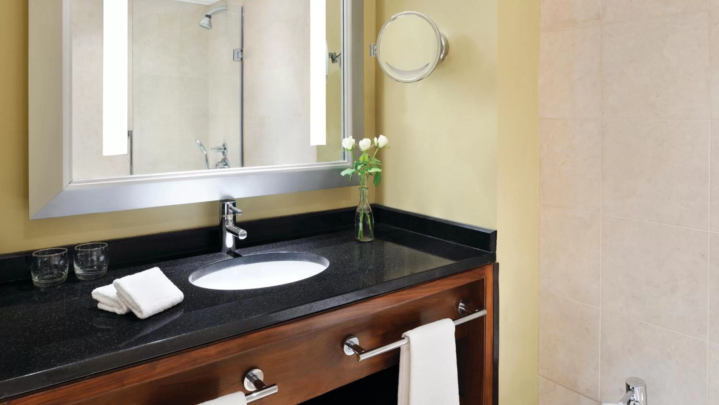 Standard Twin Room in InterContinental Amman Jordan by IHG