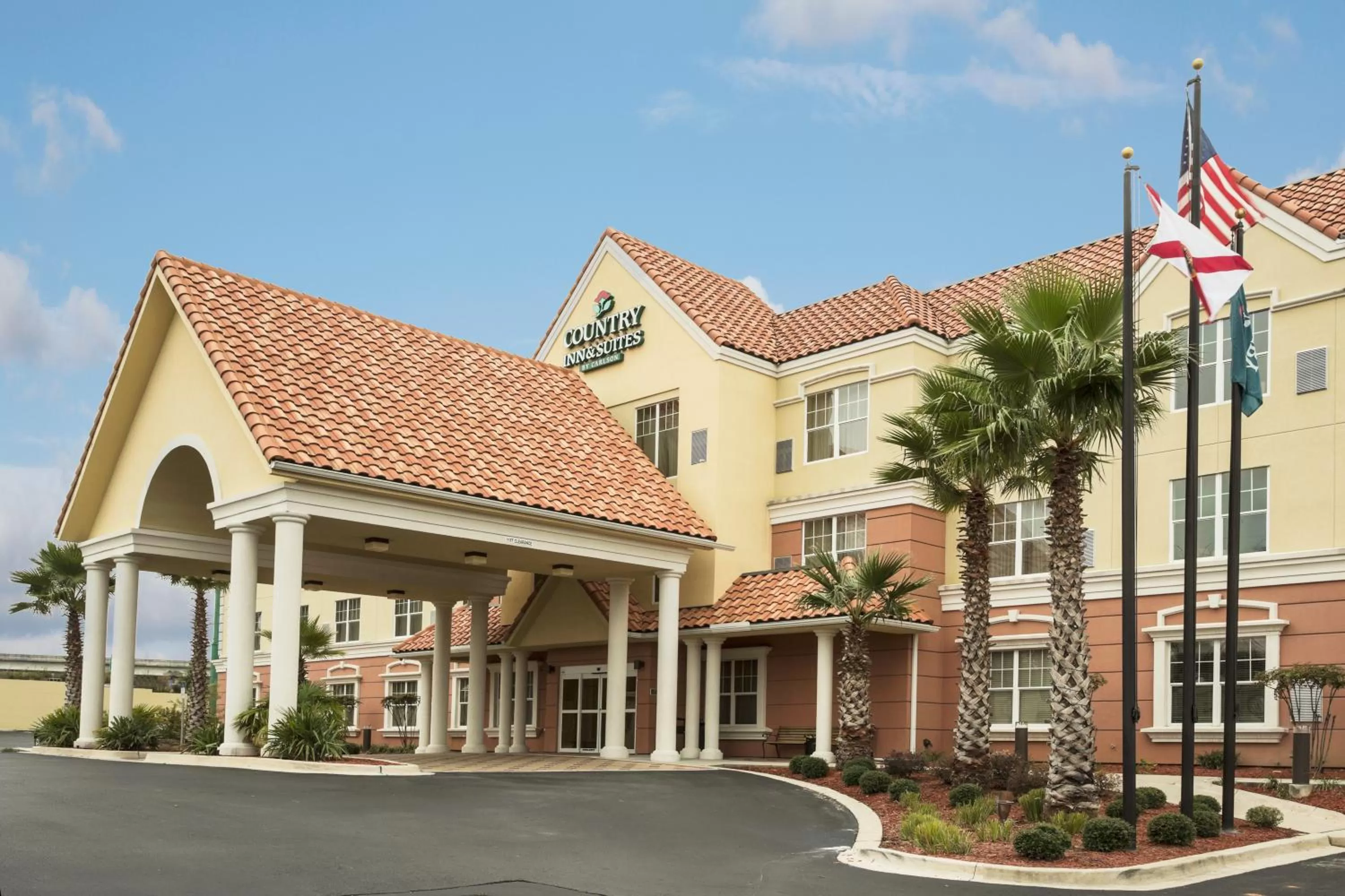 Facade/entrance in Country Inn & Suites by Radisson, Crestview, FL