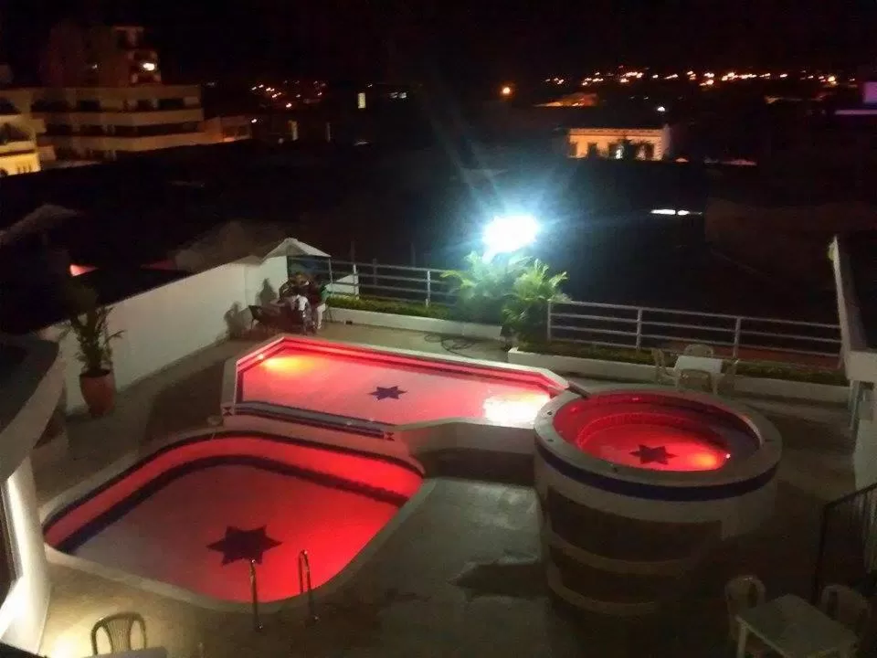 Swimming pool in Hotel Cafe Plaza