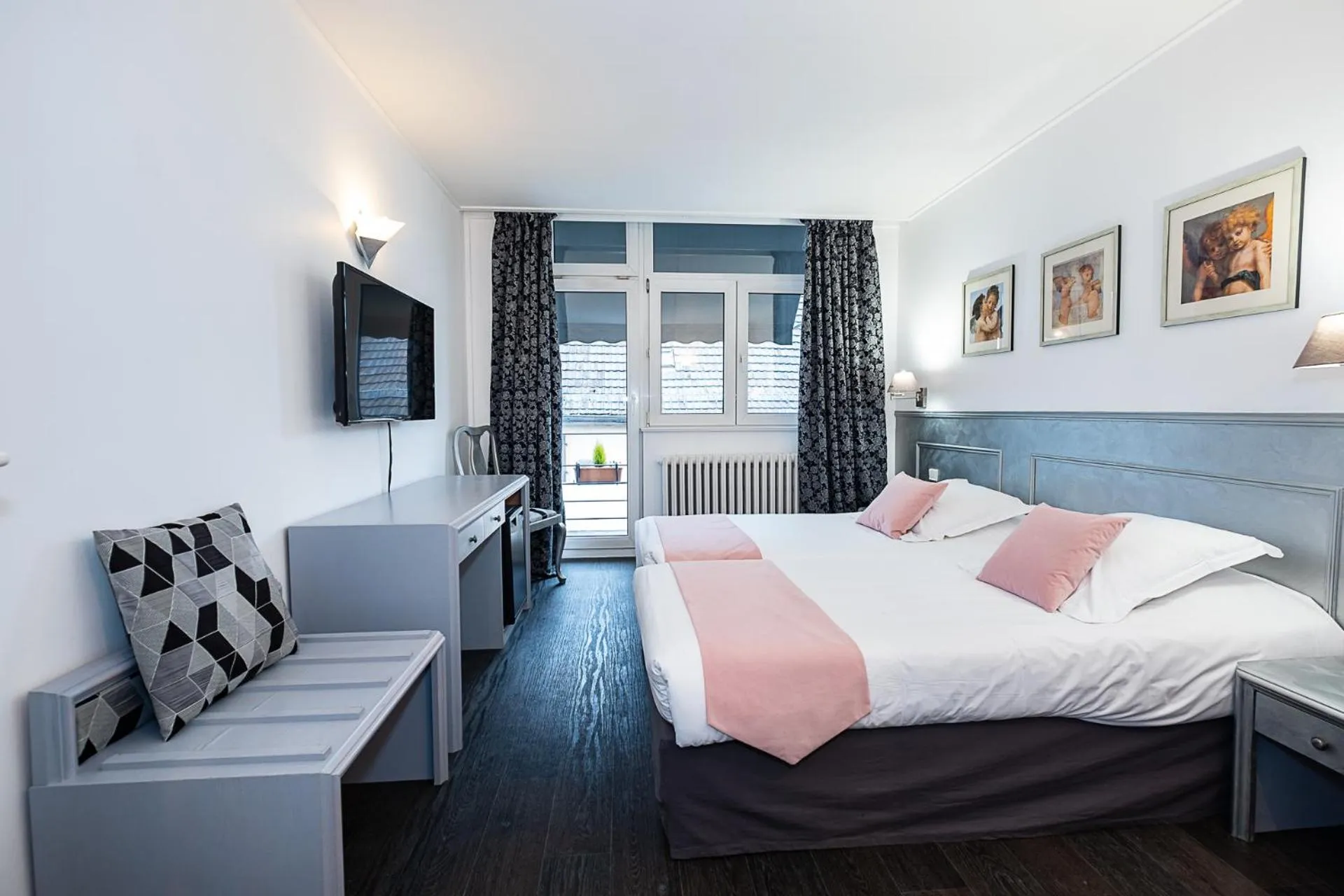 Bed in The Originals City Hotel de l Ange Guebwiller