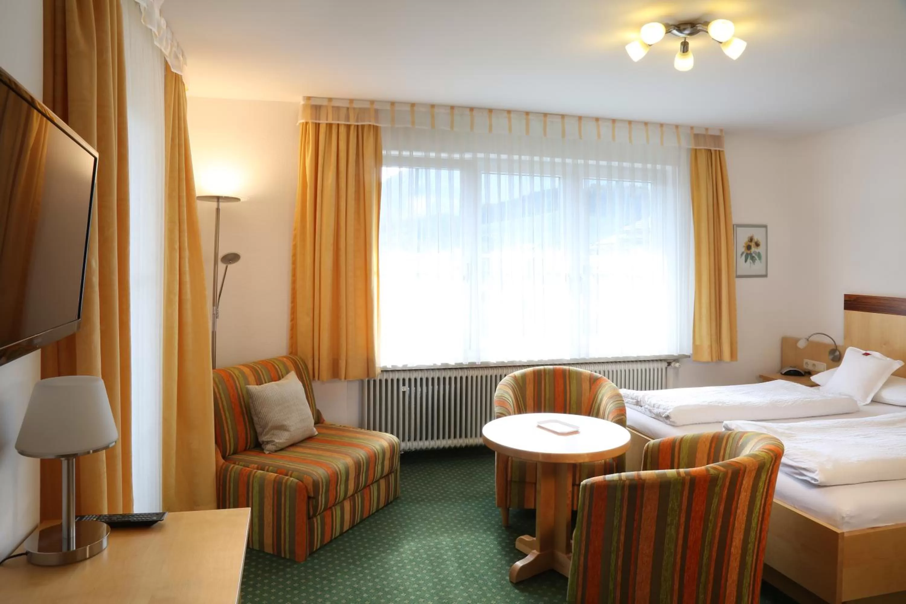 Bed in Hotel Steffl Garni inkl Chiemgau Karte