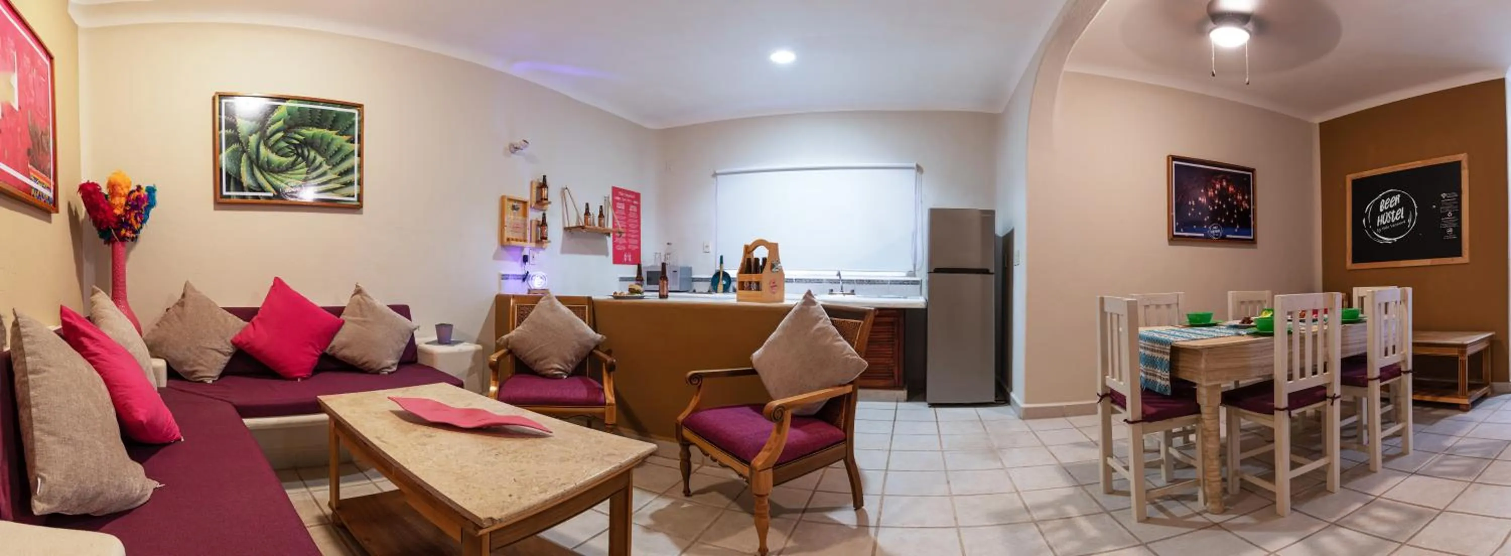 Living room, Restaurant/Places to Eat in Mala Vecindad Playa Beer Hotel