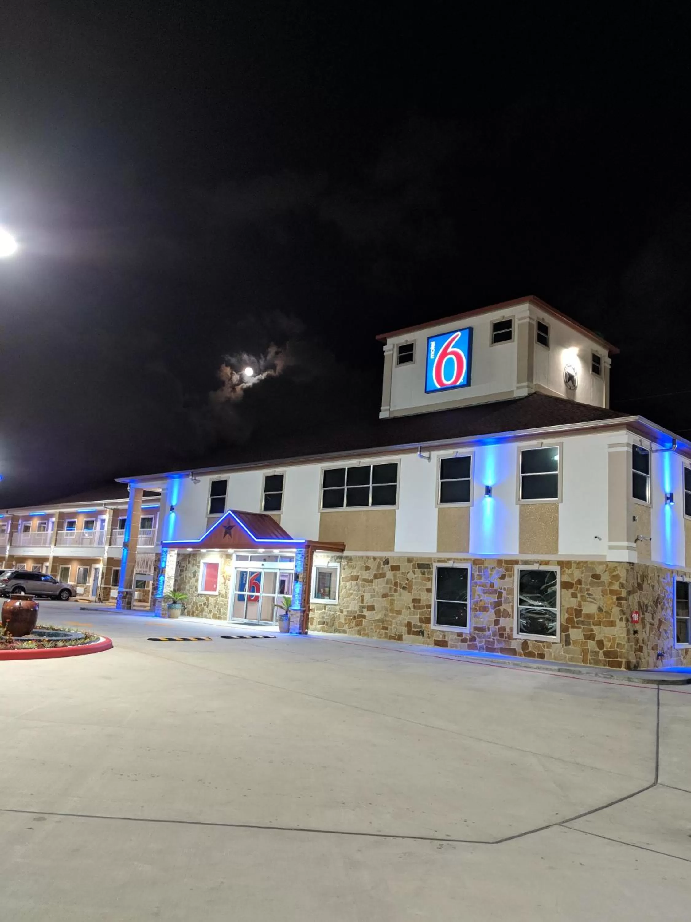 Property building in Motel 6-Houston, TX - North