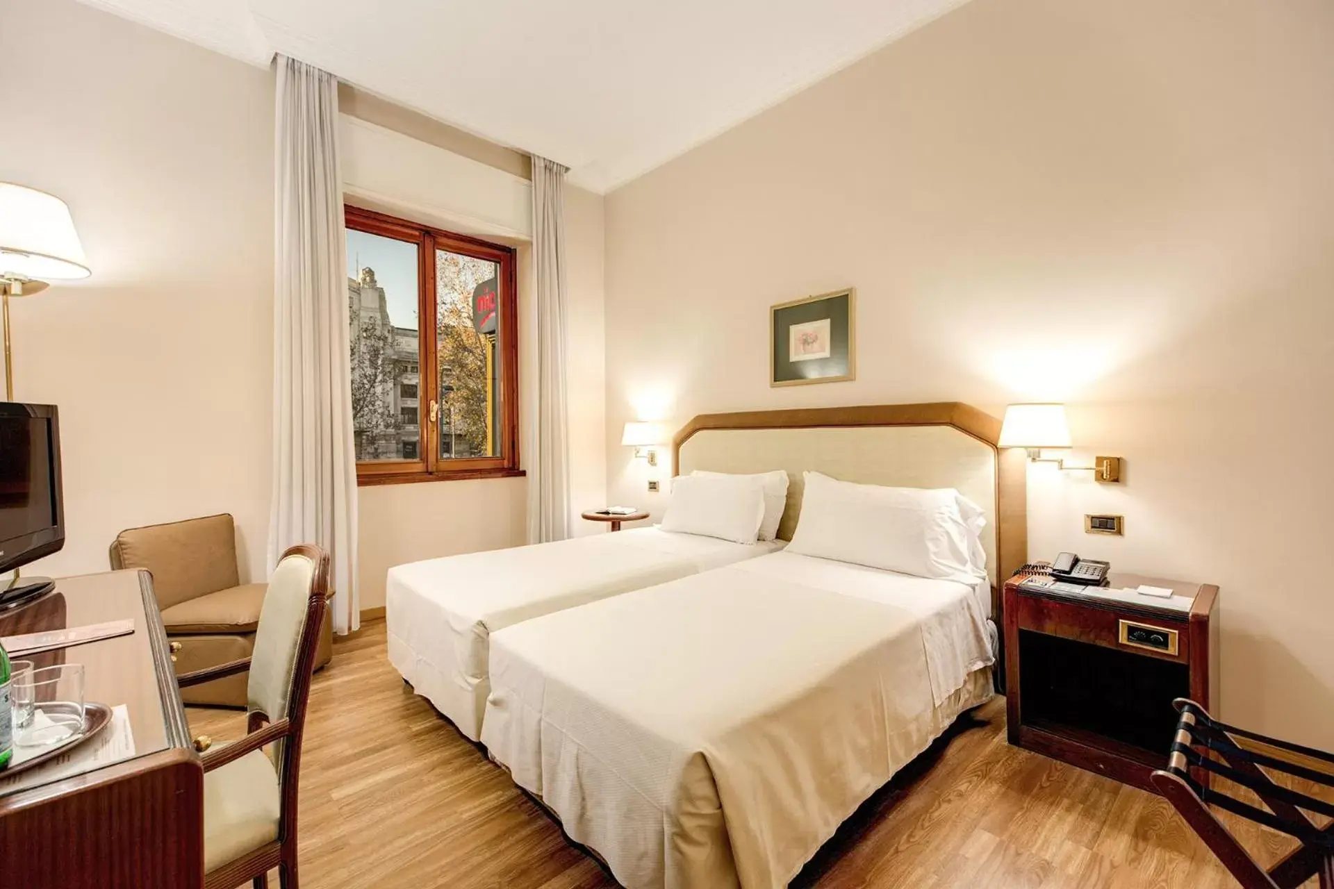 Twin Room in Hotel Bristol Twin Room in Hotel Bristol