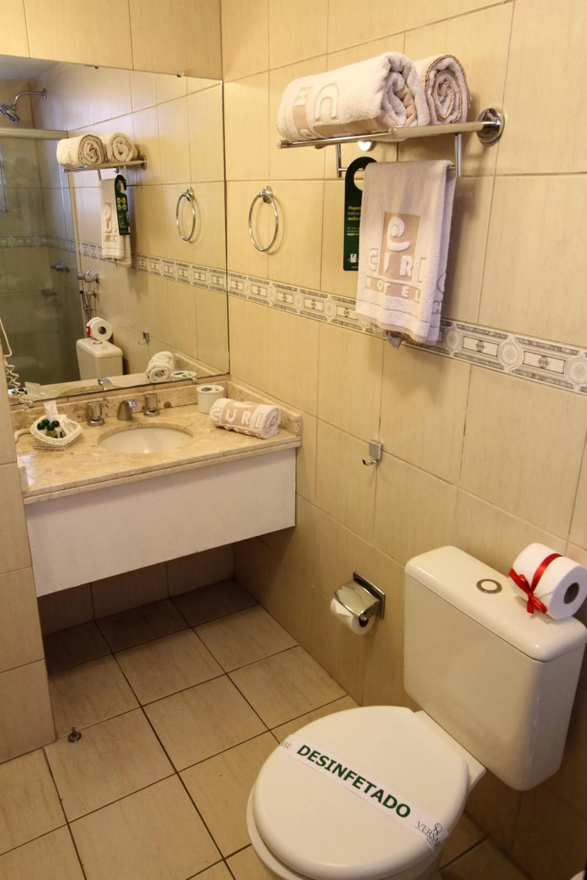 Bathroom in Hotel Curi Executive