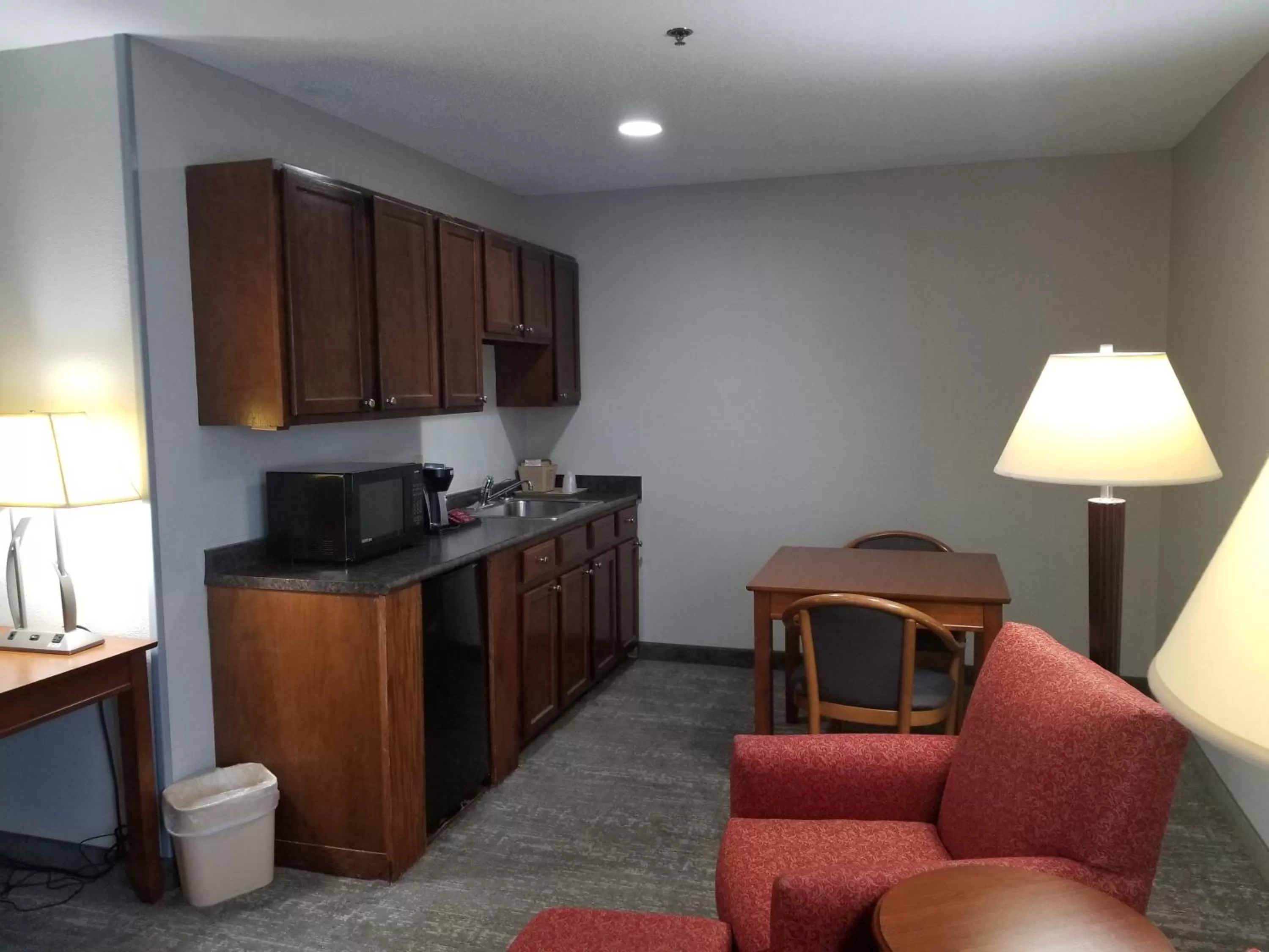 Kitchen or kitchenette in Wingate by Wyndham Port Wentworth Savannah Area