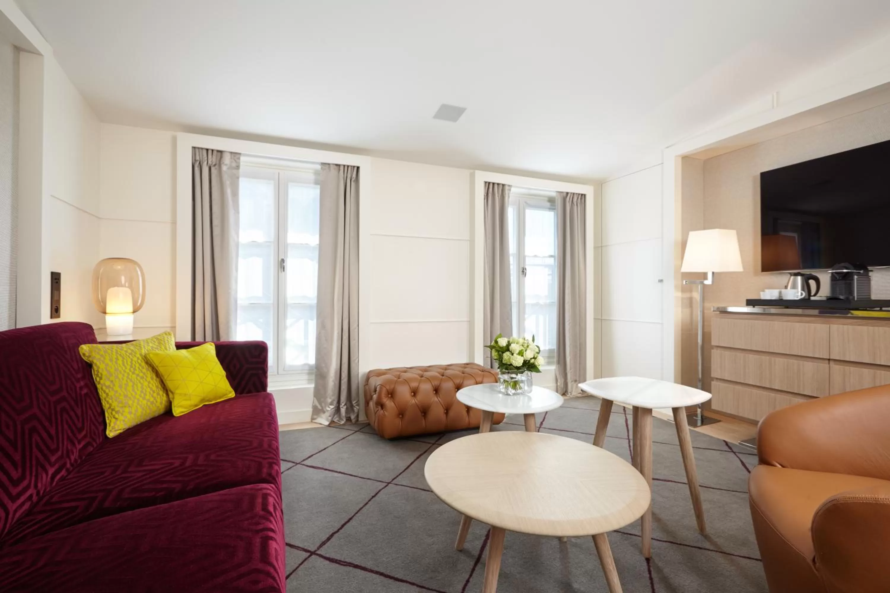 TV and multimedia in Hotel Opéra Richepanse