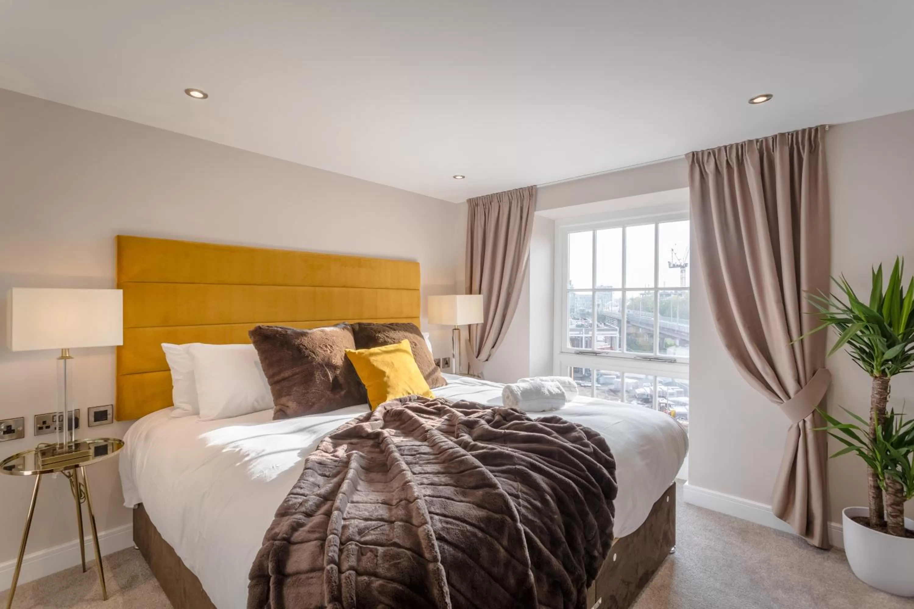 Bed in Heritage Mews Nottingham