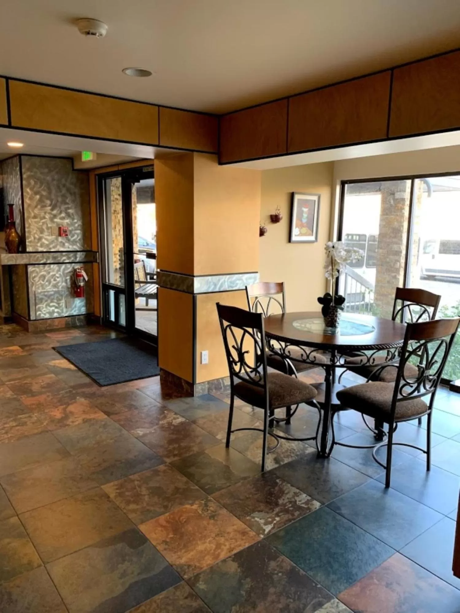 Seating area in GetAways at Park Regency Resort