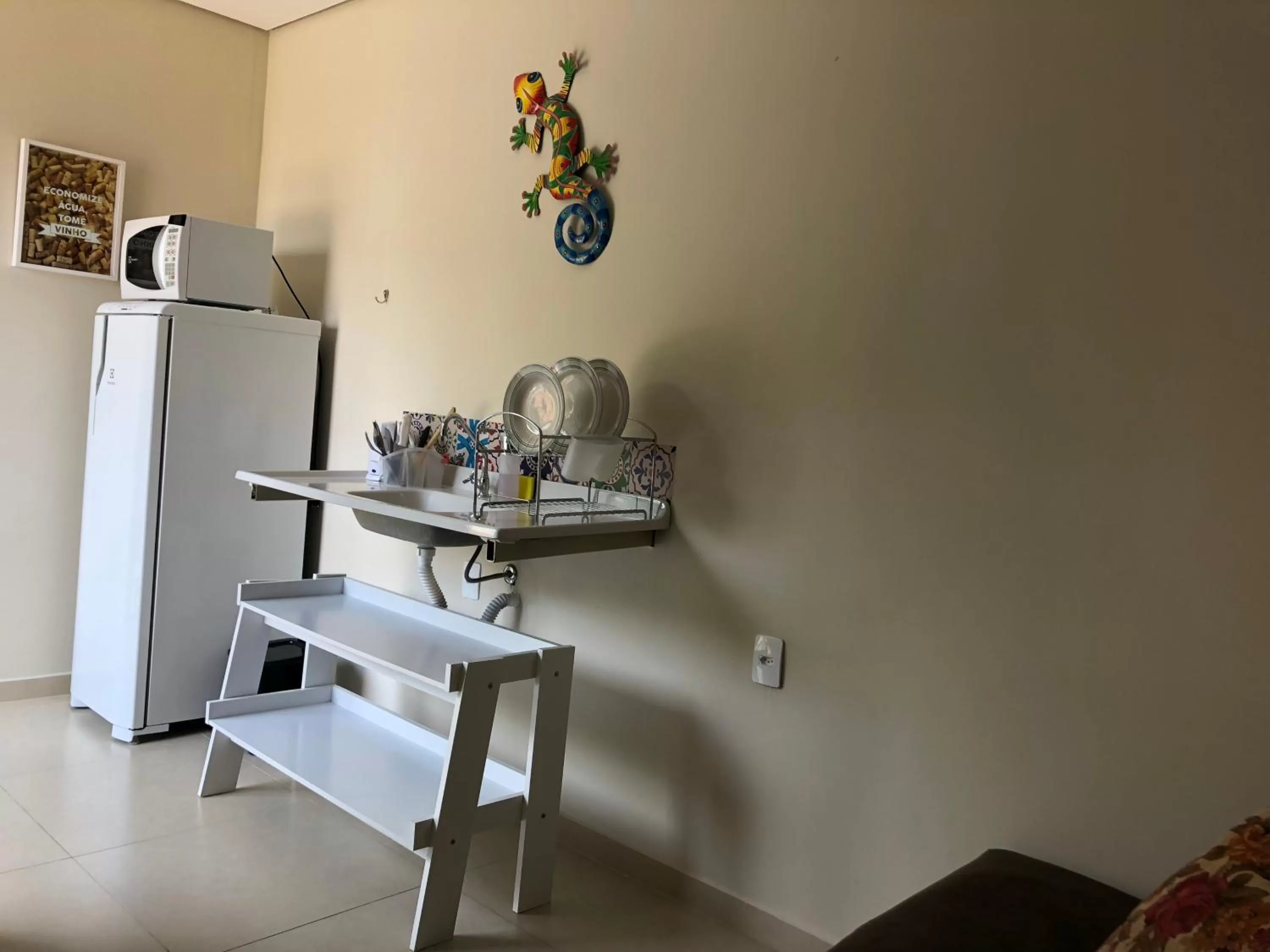 Kitchen or kitchenette in Pousada Ondas de Floripa