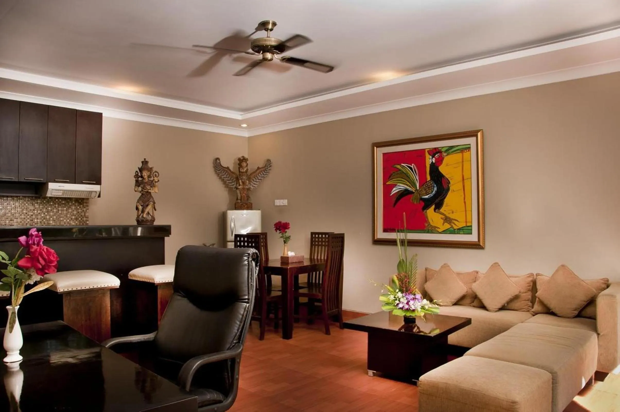 Living room in Sindhu Mertha Suite