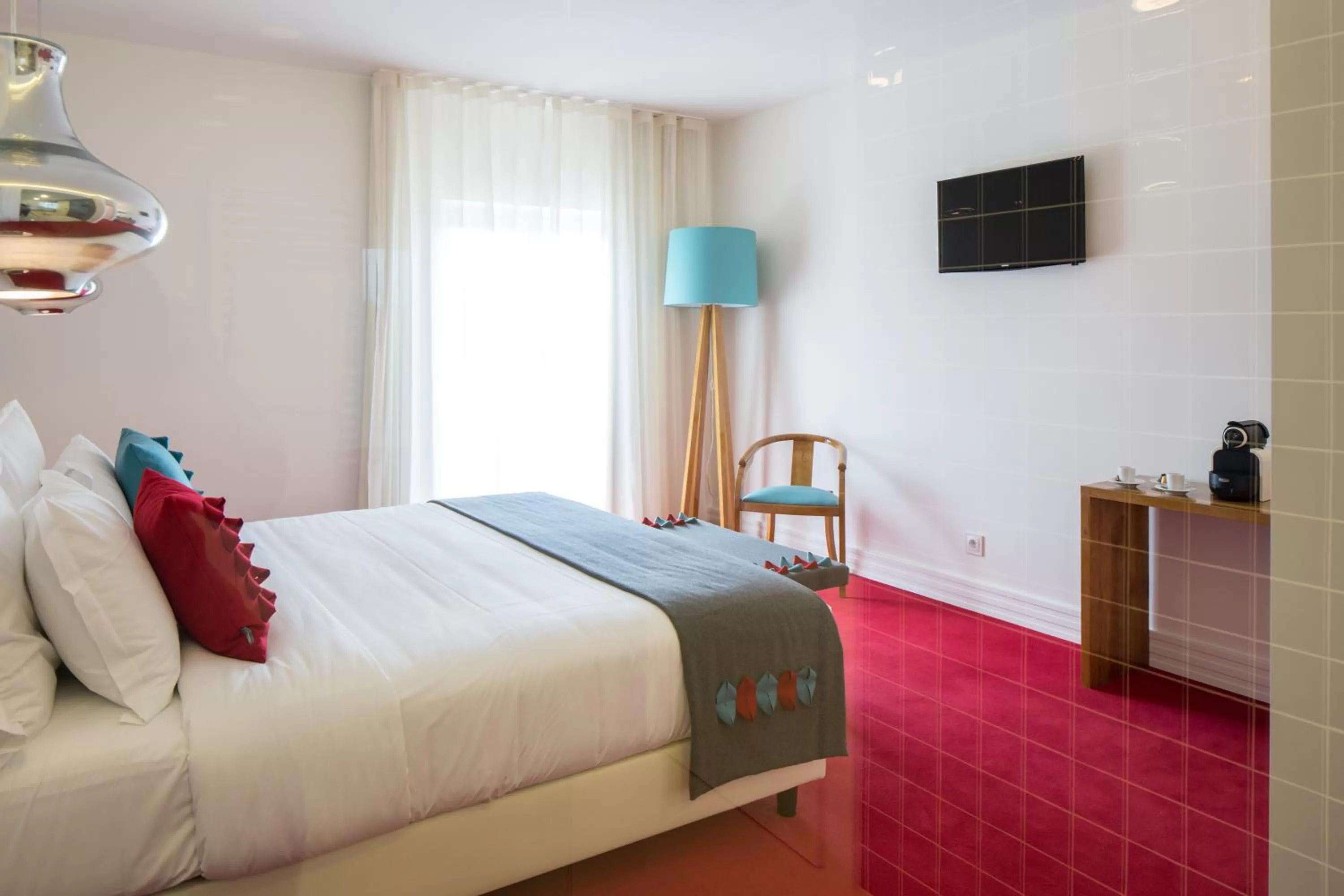 Bedroom, Bed in Cerca Design House