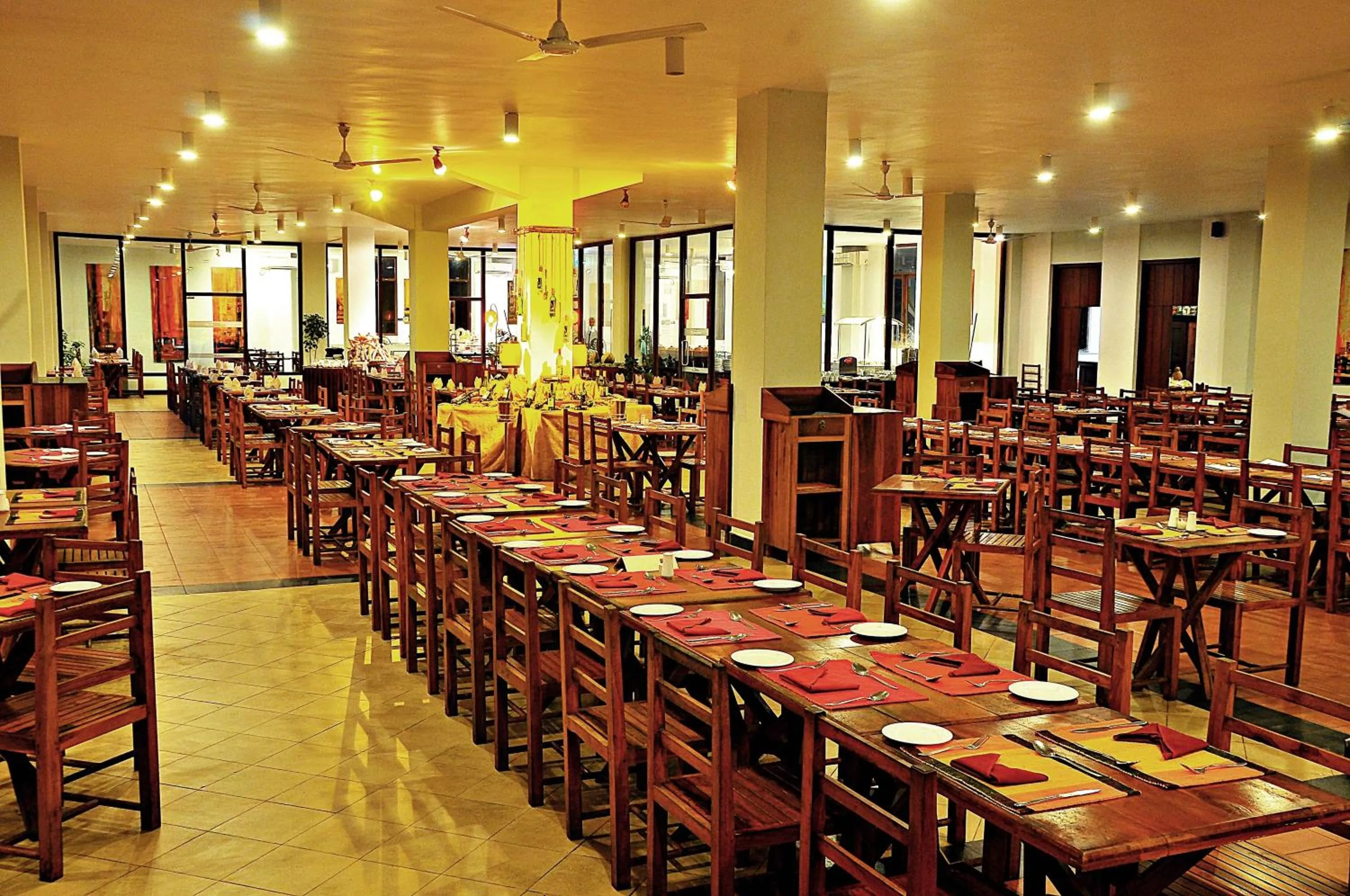 Restaurant/places to eat in The Long Beach Resort & Spa