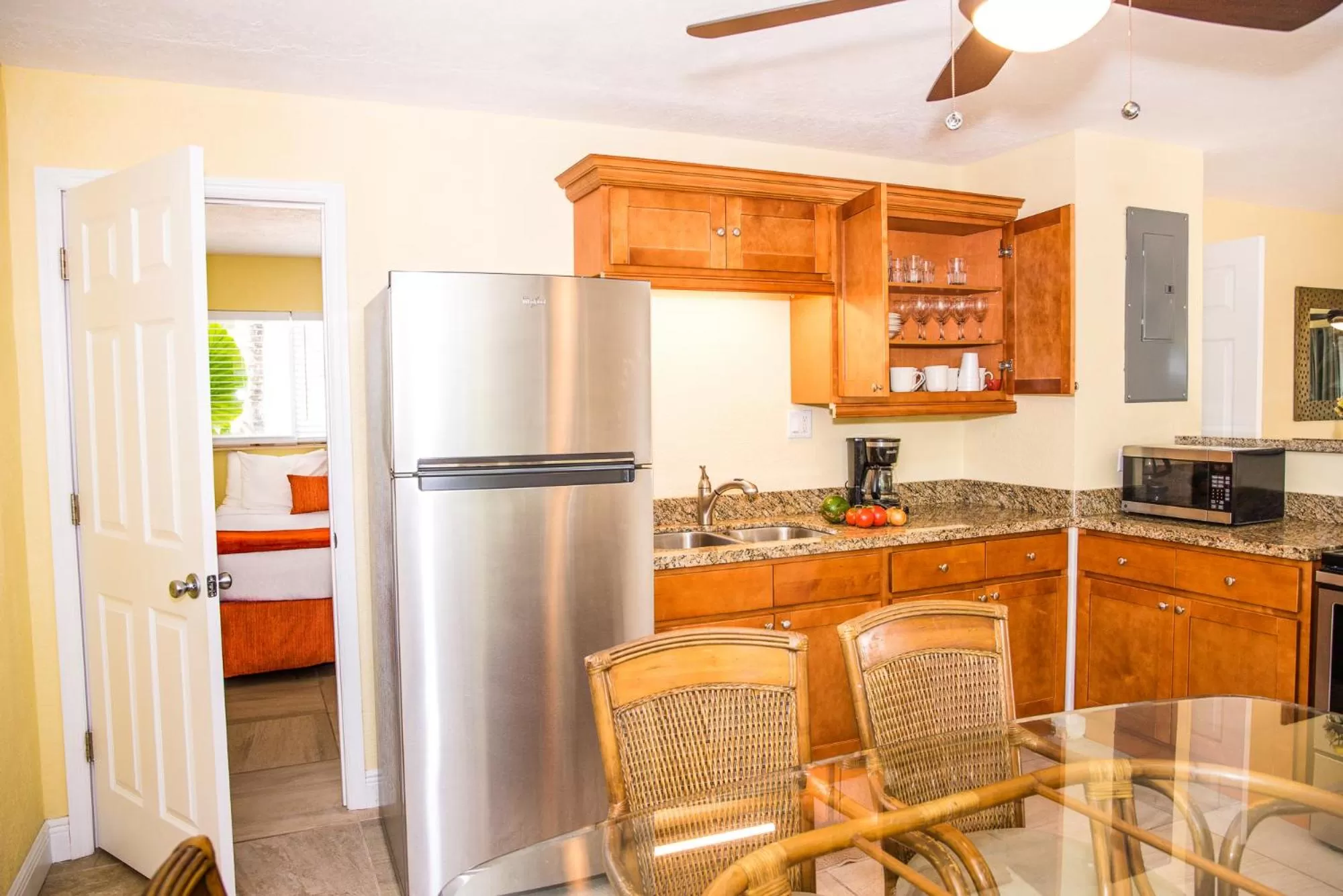 Kitchen or kitchenette, Kitchen/Kitchenette in Coconut Bay Resort - Key Largo