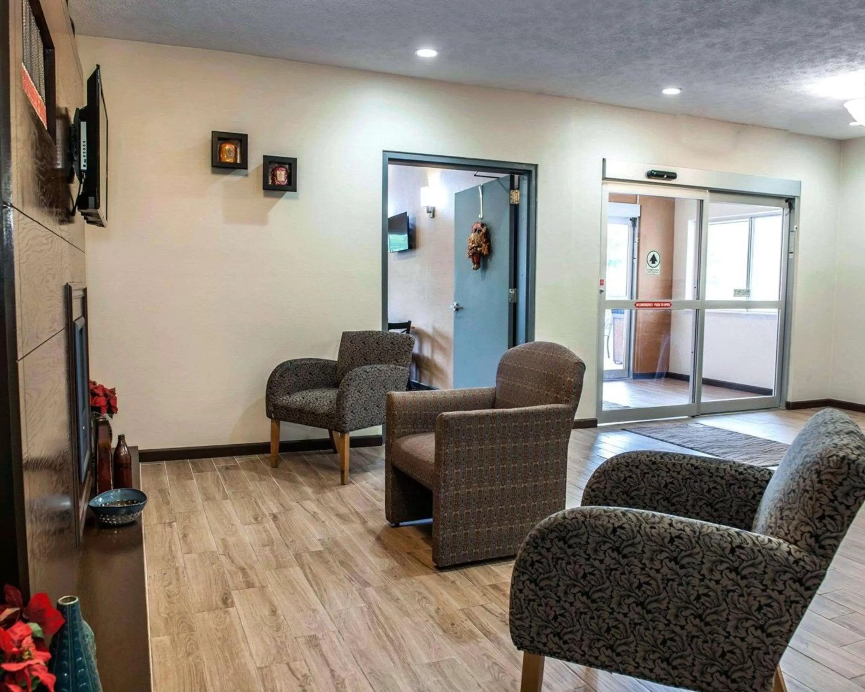 Lobby or reception in Baymont by Wyndham Richmond I-70