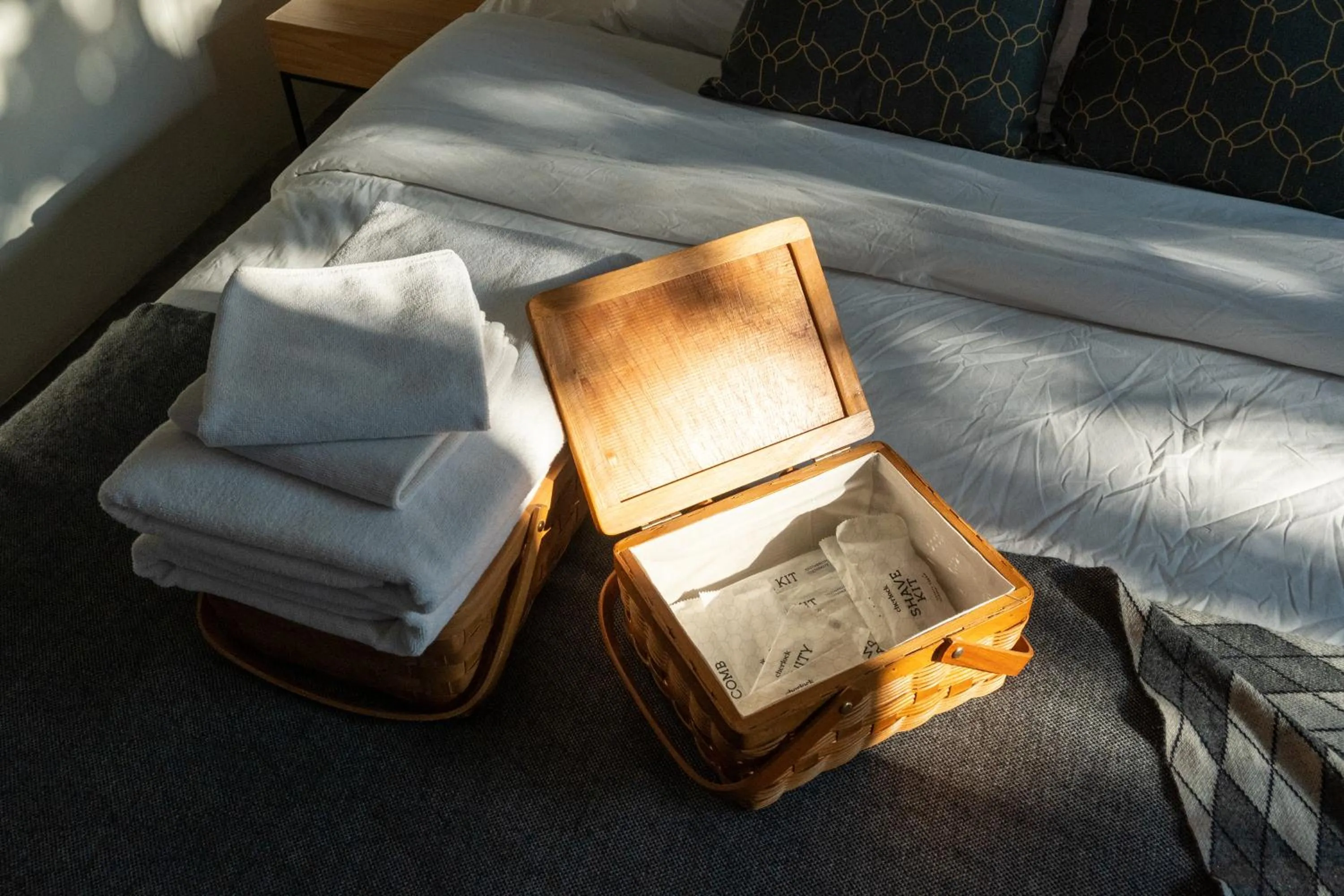 Bathroom, Bed in Cherlock hotel