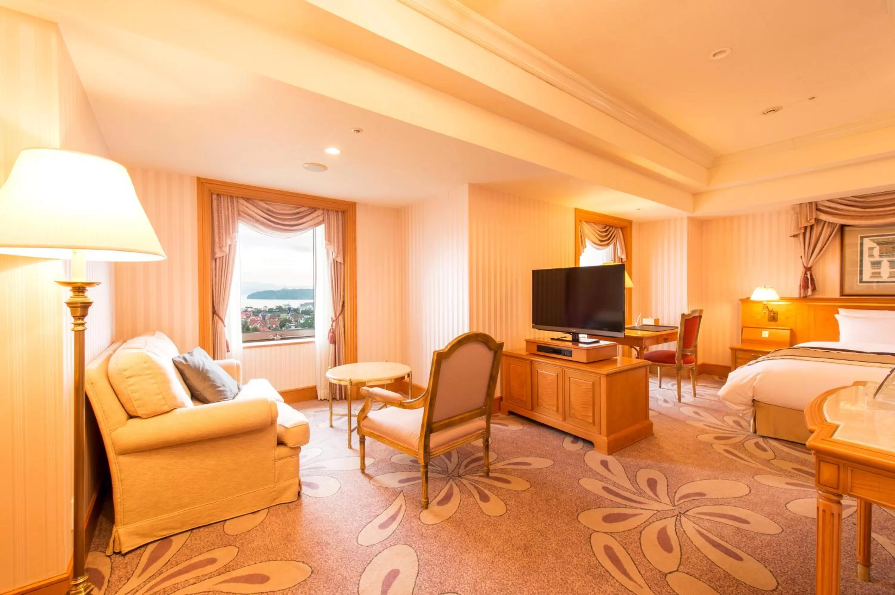 Photo of the whole room, Bed in Hotel Okura JR Huis Ten Bosch