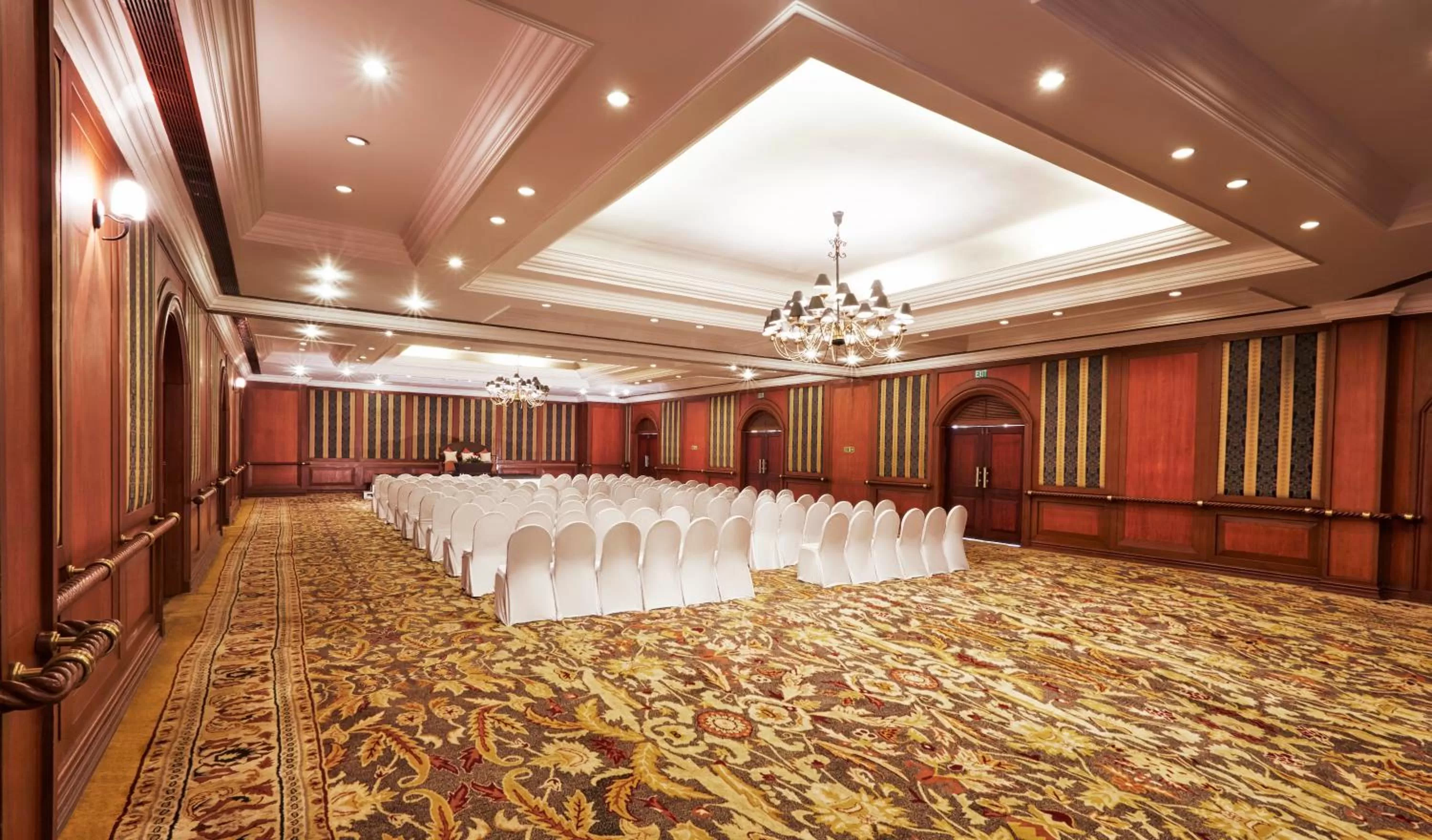 Banquet/Function facilities in The Gateway Hotel Beach Road, Calicut