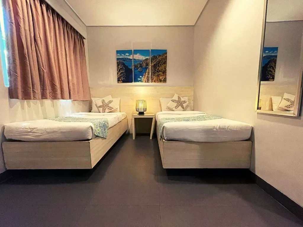 Bed in Treetop Suites