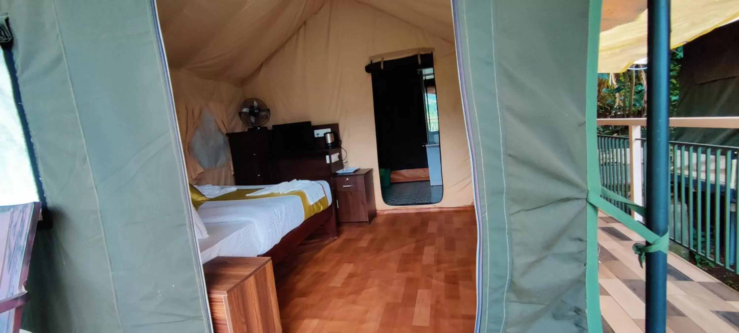 Tent in Chalona Jungle Vibe Tent in Chalona Jungle Vibe