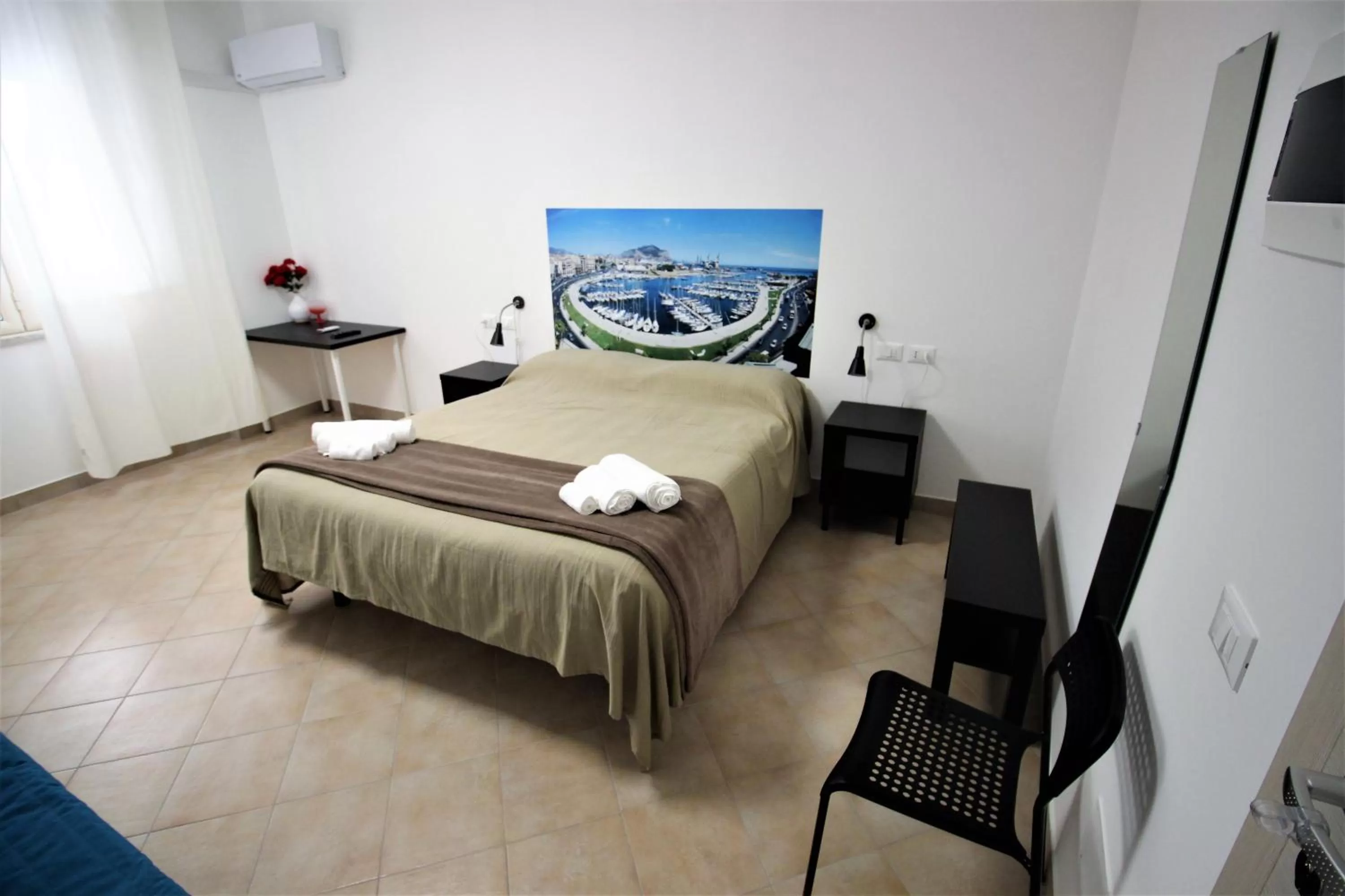 Bed in B&B Into Palermo Rooms vicino al teatro Massimo