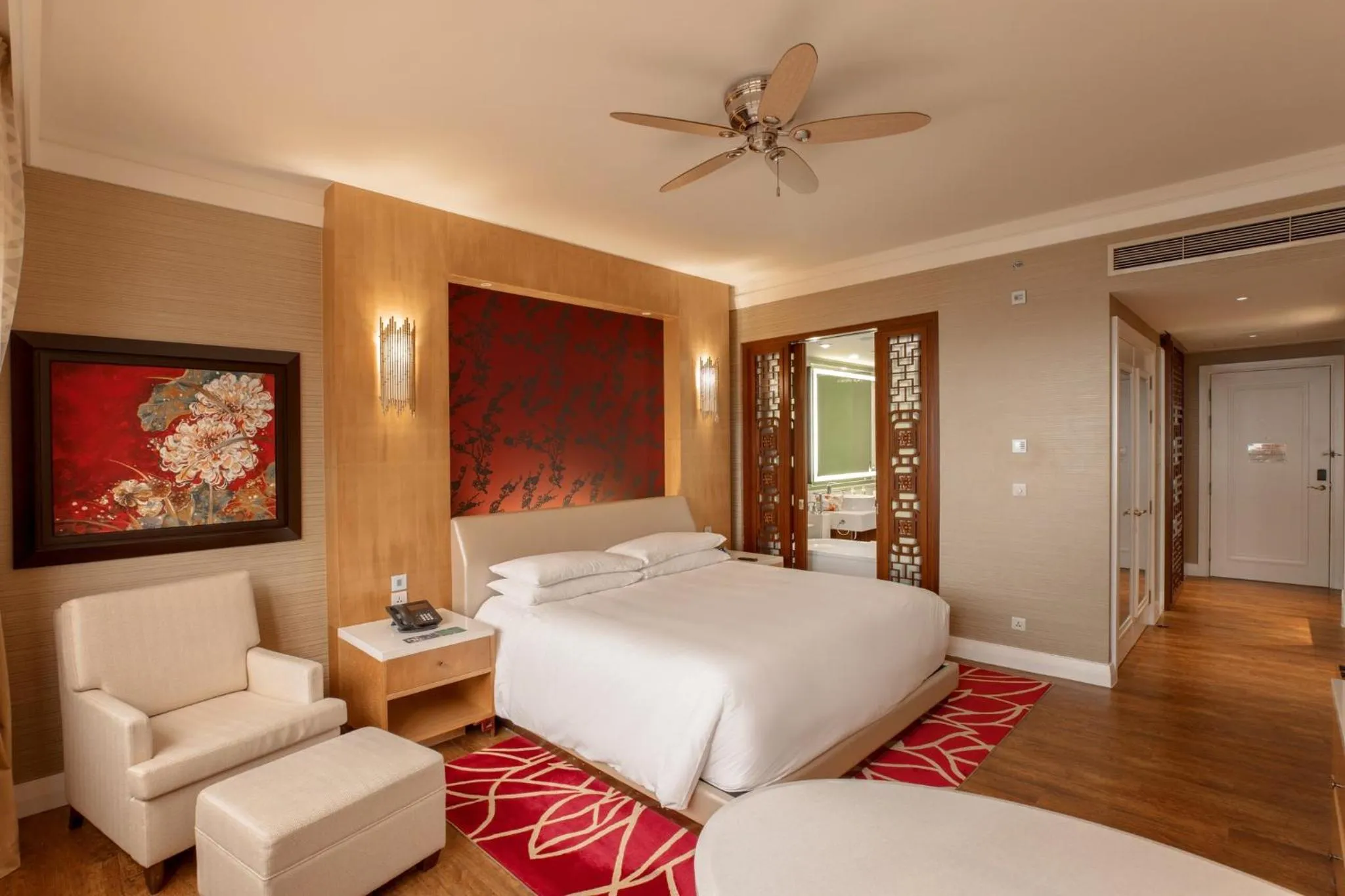 Photo of the whole room, Bed in InterContinental Grand Ho Tram