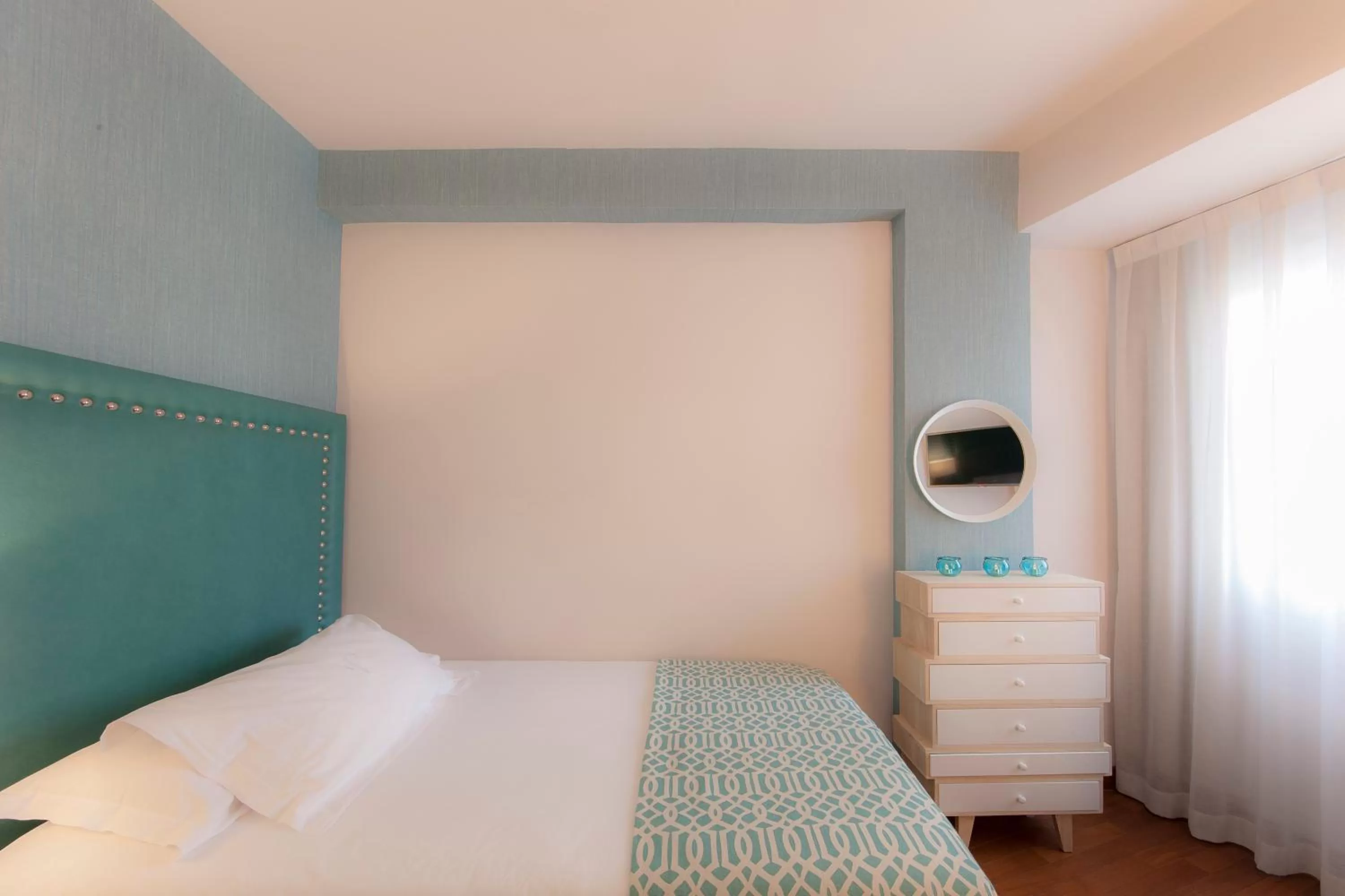 Small Single Room in Vincci Soma