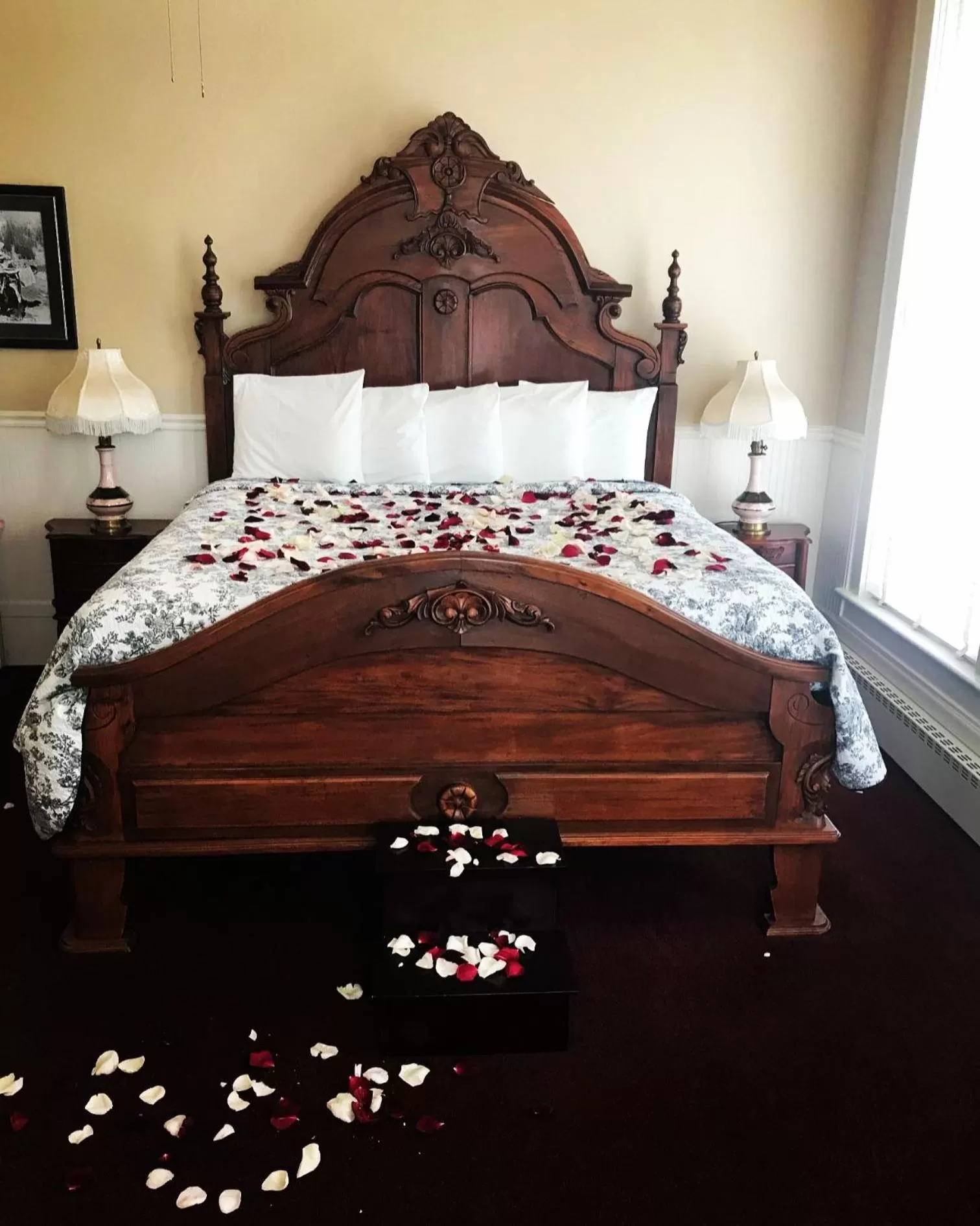 Bed in Grand Imperial Hotel