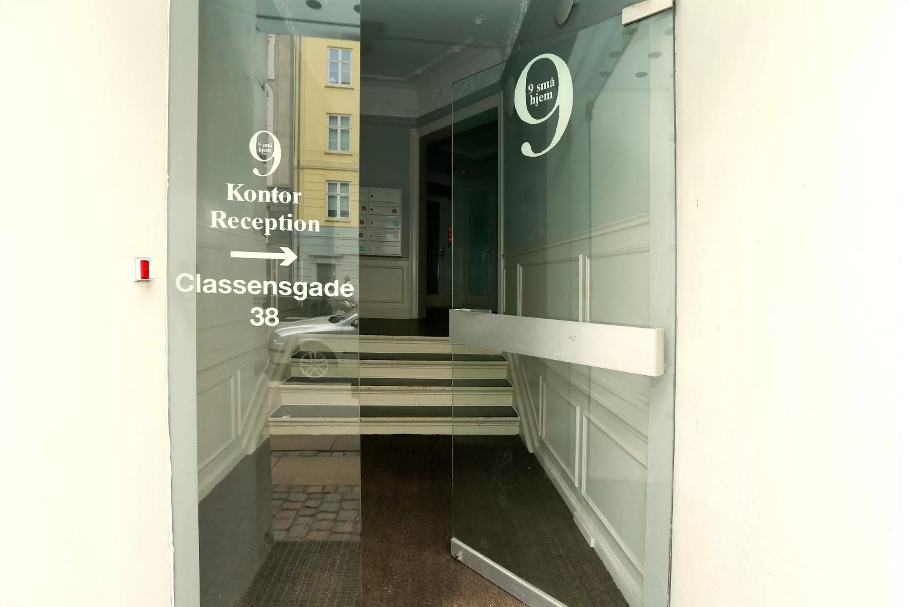 Facade/entrance in Hotel 9 små hjem