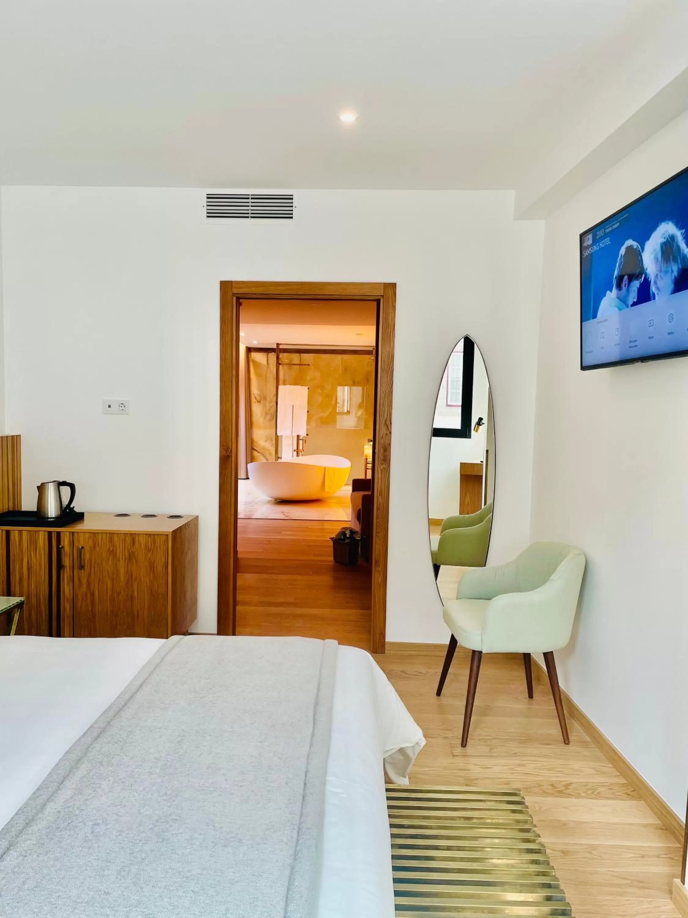 Bedroom, Bed in Castelo Hotel