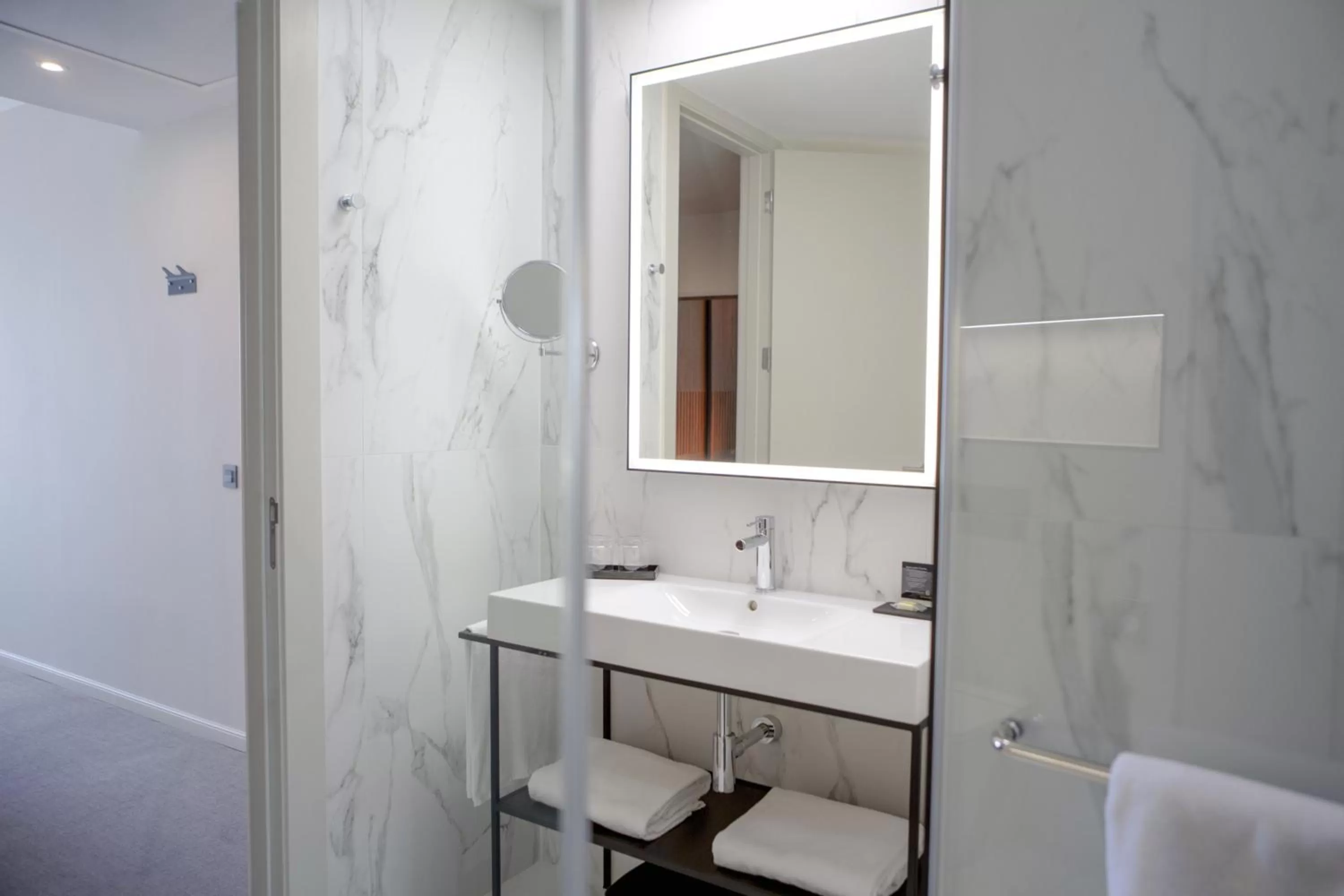 Bathroom in Riu Plaza España