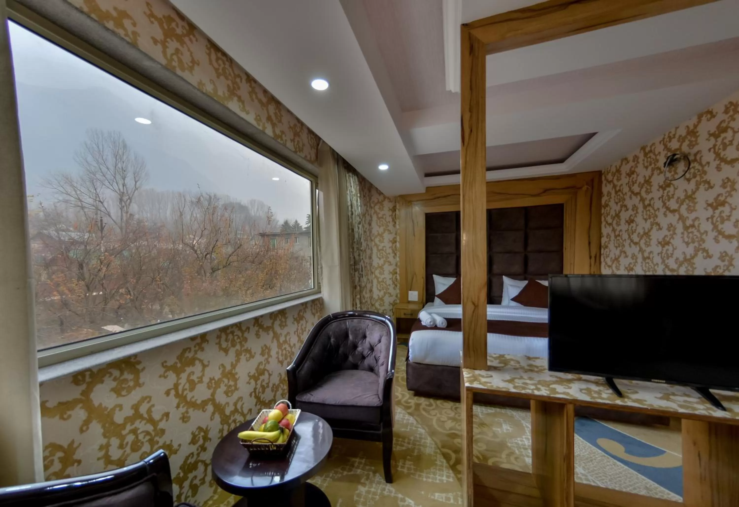 Mountain view, Seating Area in Hotel The Montreal