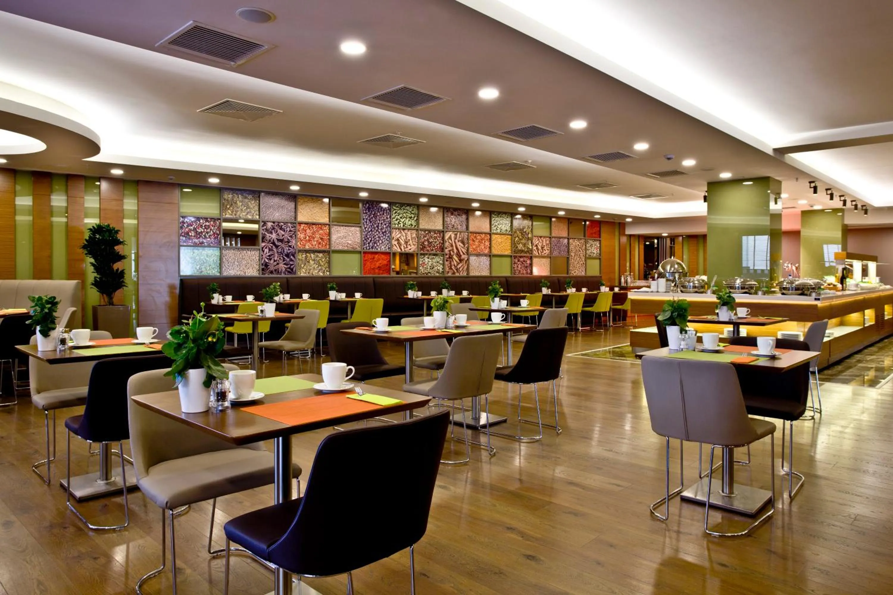 Lounge or bar in Holiday Inn Gaziantep by IHG