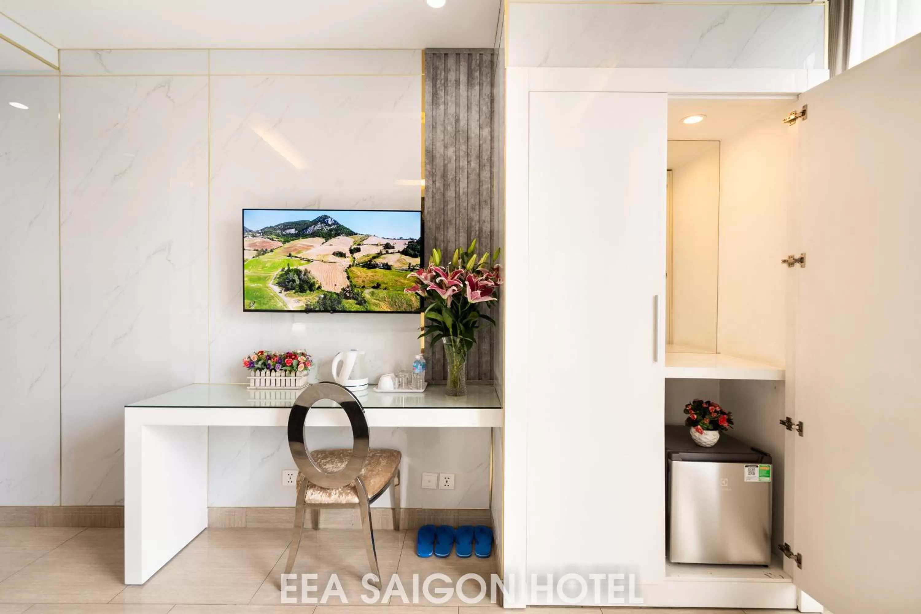 EEA Central Saigon Hotel